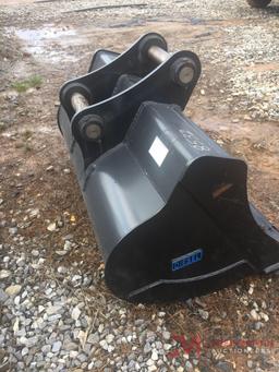 NEW 60" EXCAVATOR CLEAN OUT BUCKET