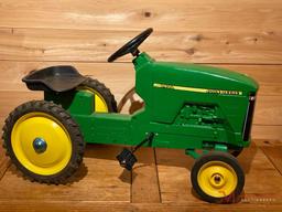 JOHN DEERE 8400 PEDAL TRACTOR