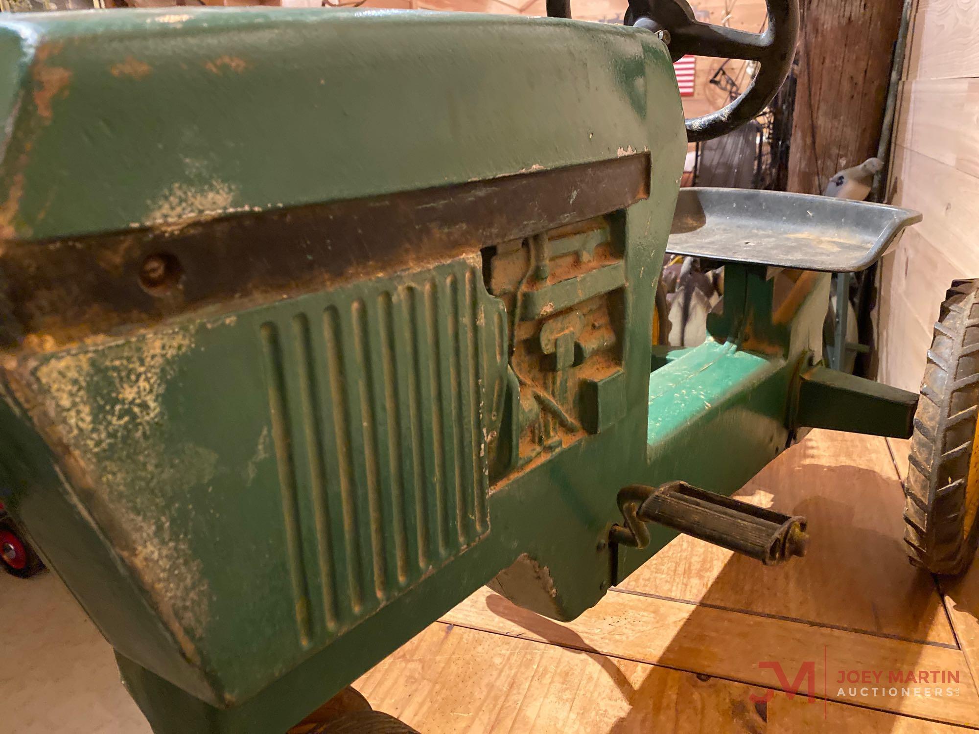 JOHN DEERE MODEL 520 PEDAL TRACTOR