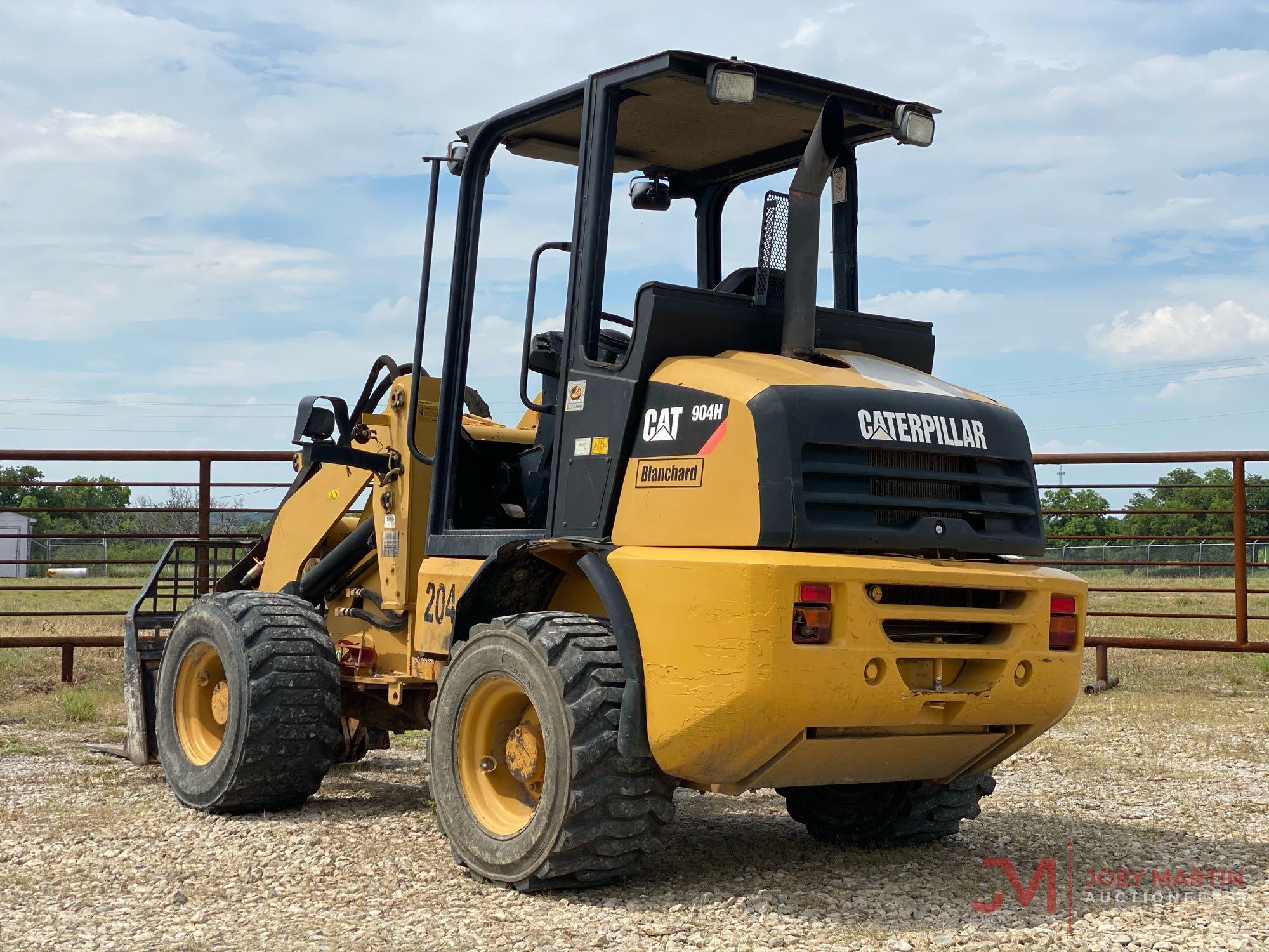 2010 CAT 904H RUBBER TIRE LOADER