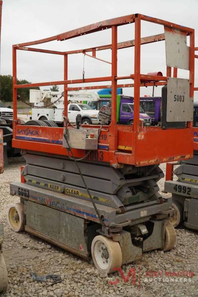 2012 SKYJACK SJ3219 SCISSOR LIFT