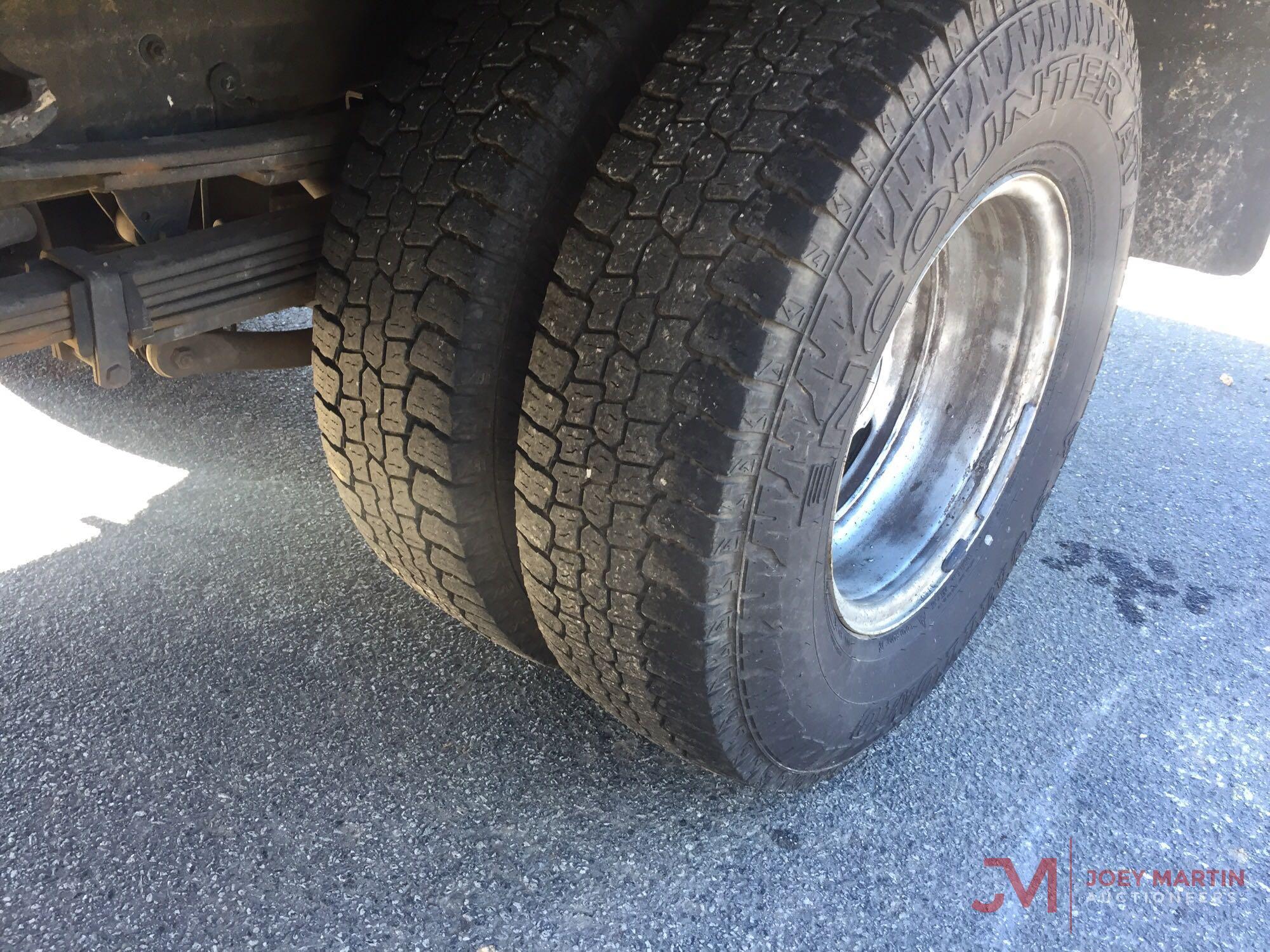 2001 CHEVROLET 3500 FLATBED TRUCK