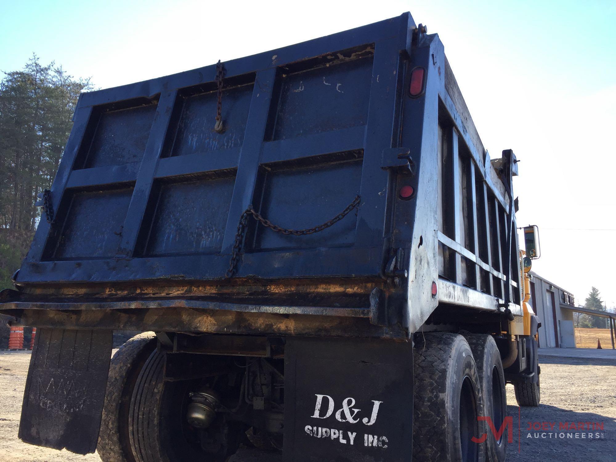 2003 MACK RD688S T/A DUMP TRUCK