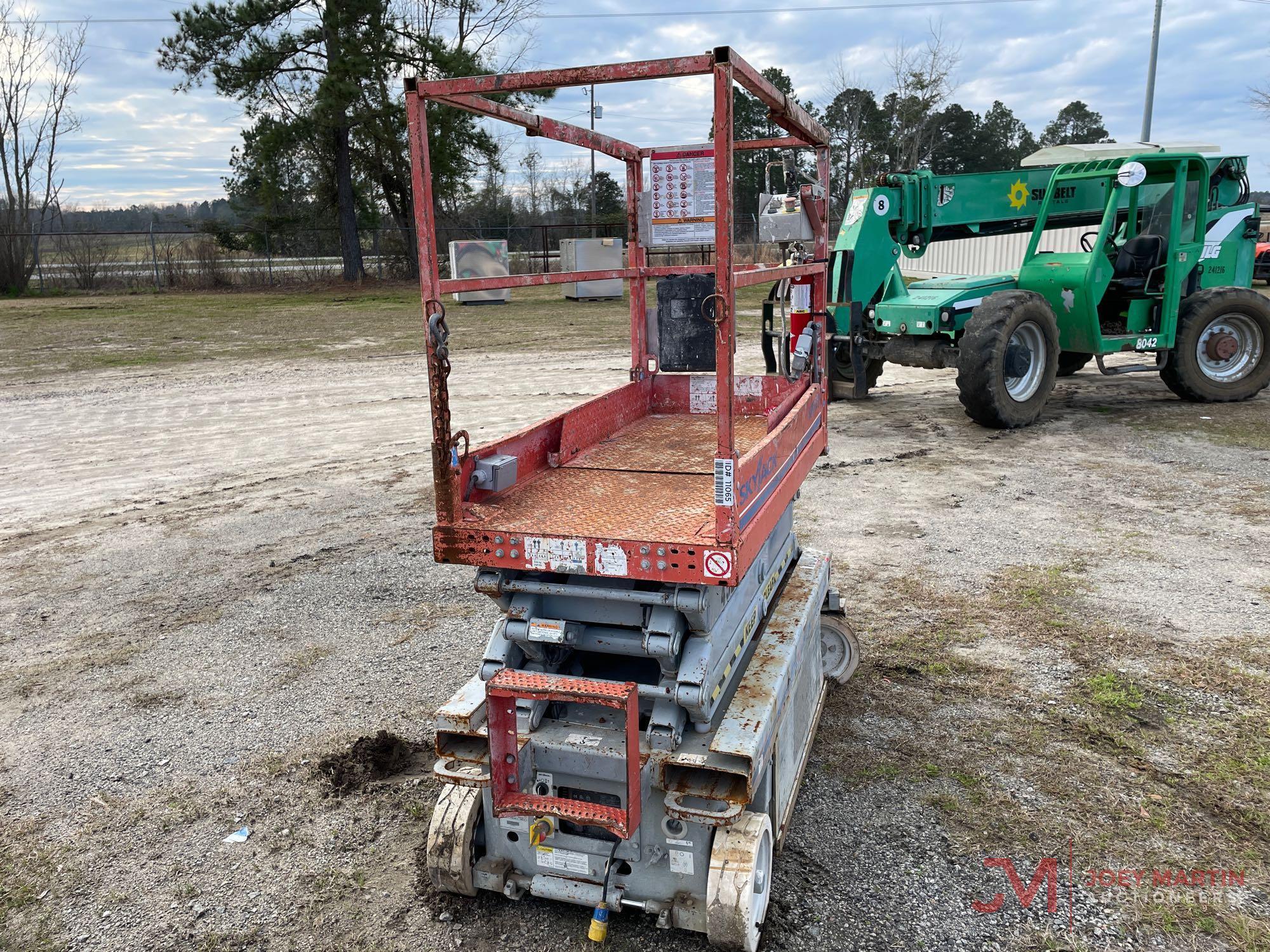 SKYJACK SJ3219 ELECTRIC SCISSOR LIFT