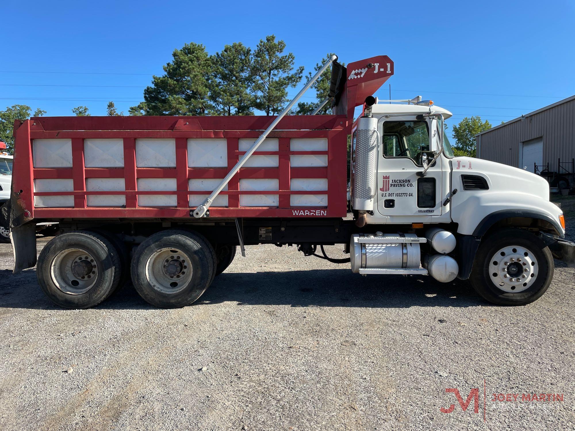 2006 MACK CV713 GRANITE T/A DUMP TRUCK