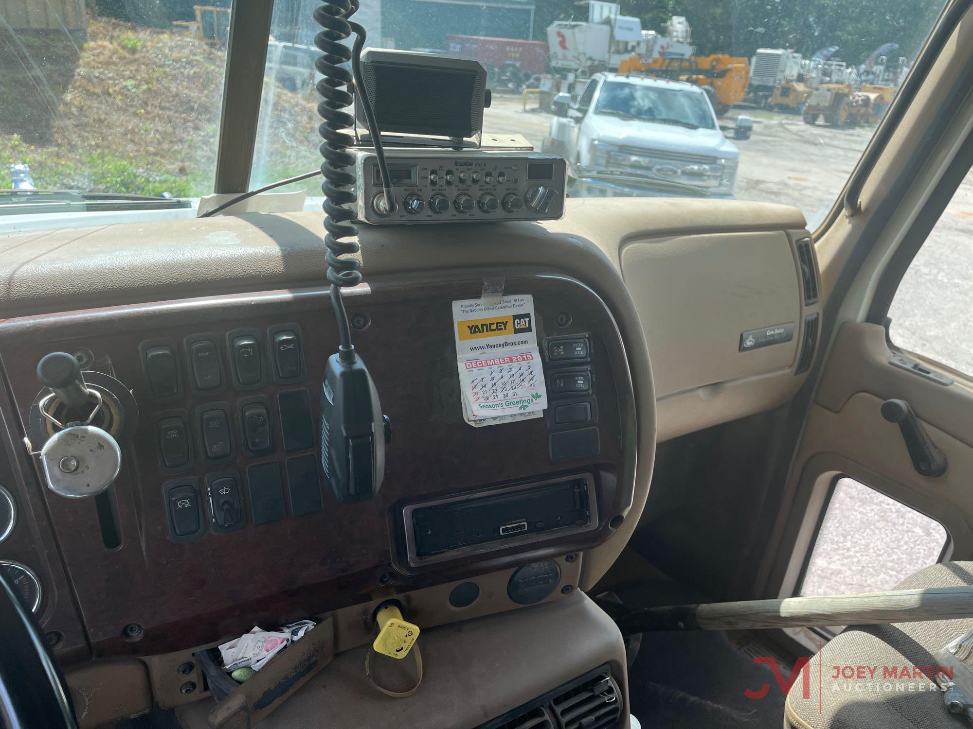 2005 MACK CV713 GRANITE T/A DUMP TRUCK