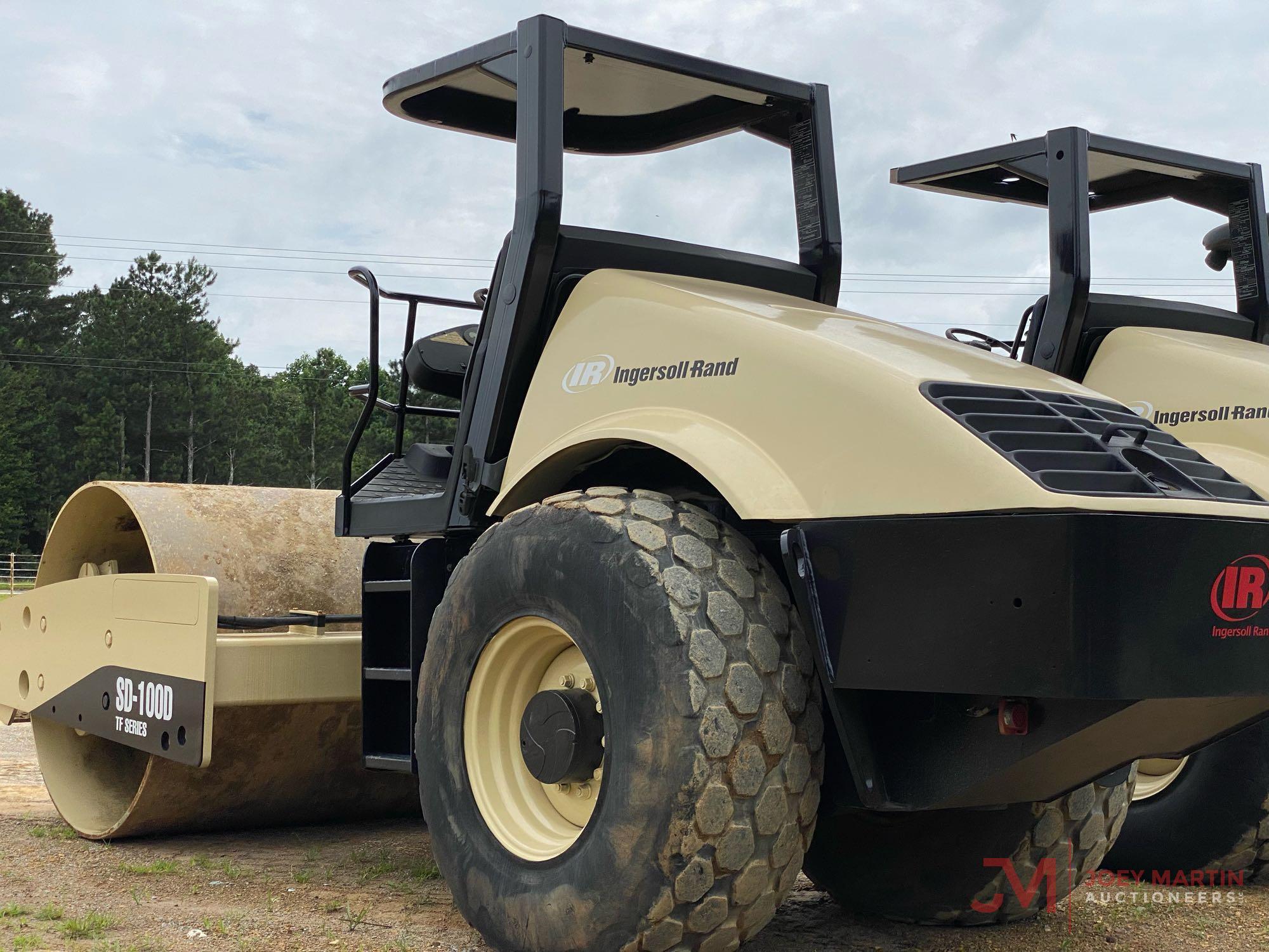 2006 INGERSOLL RAND PF SERIES 84" VIBRATORY SMOOTH ROLLER