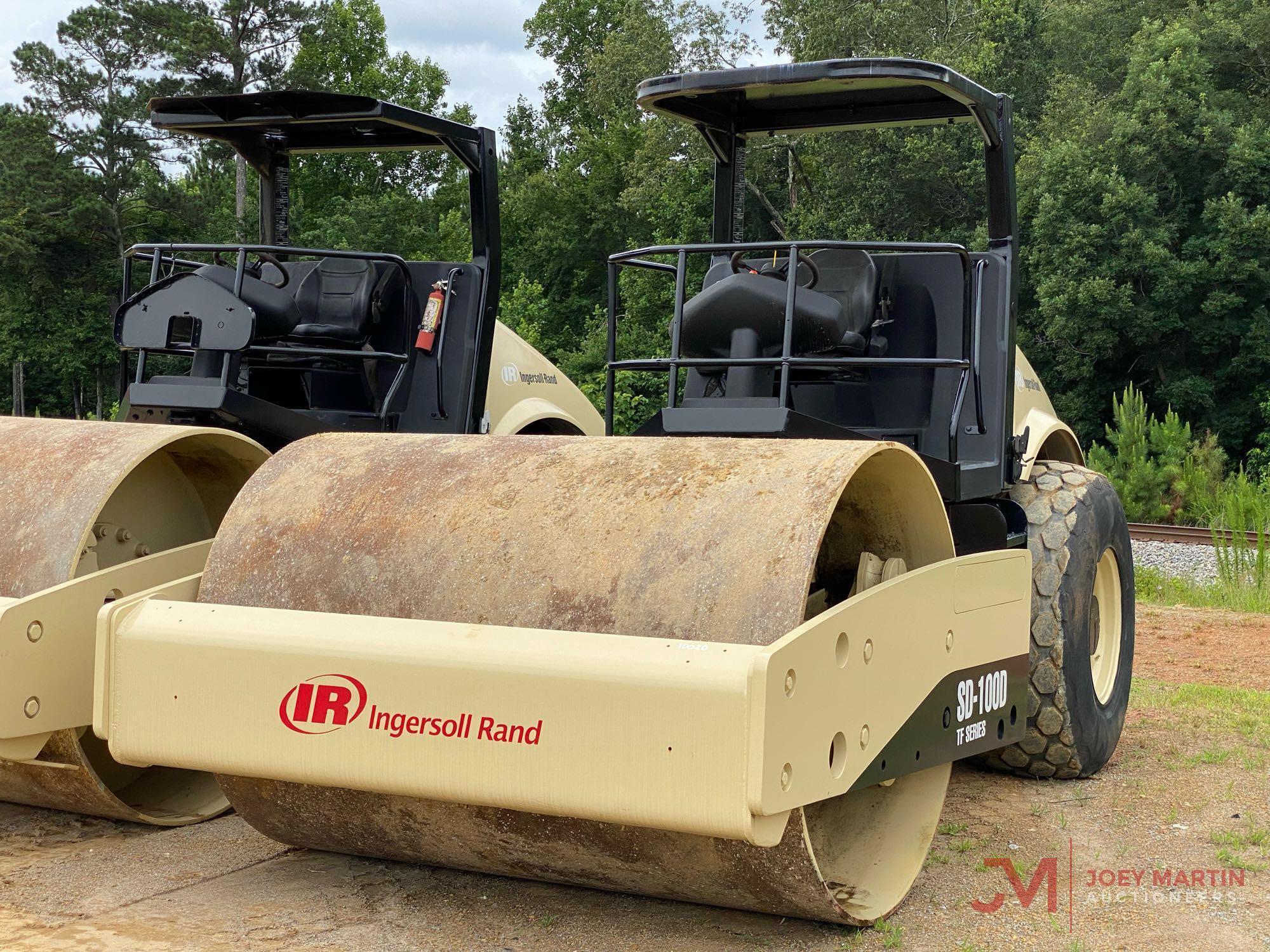 2006 INGERSOLL RAND PF SERIES 84" VIBRATORY SMOOTH ROLLER