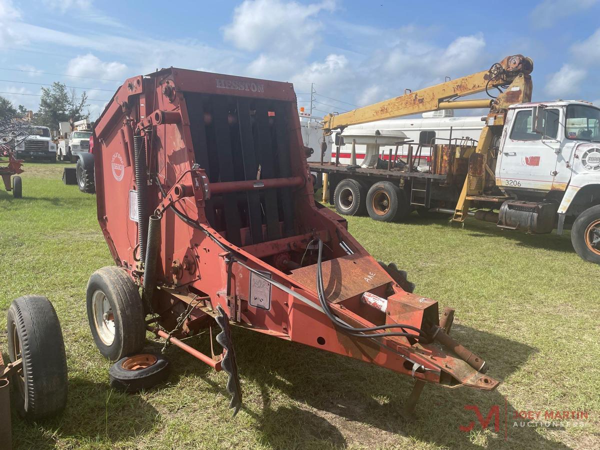 HESSTON 5530 ROUND BALER