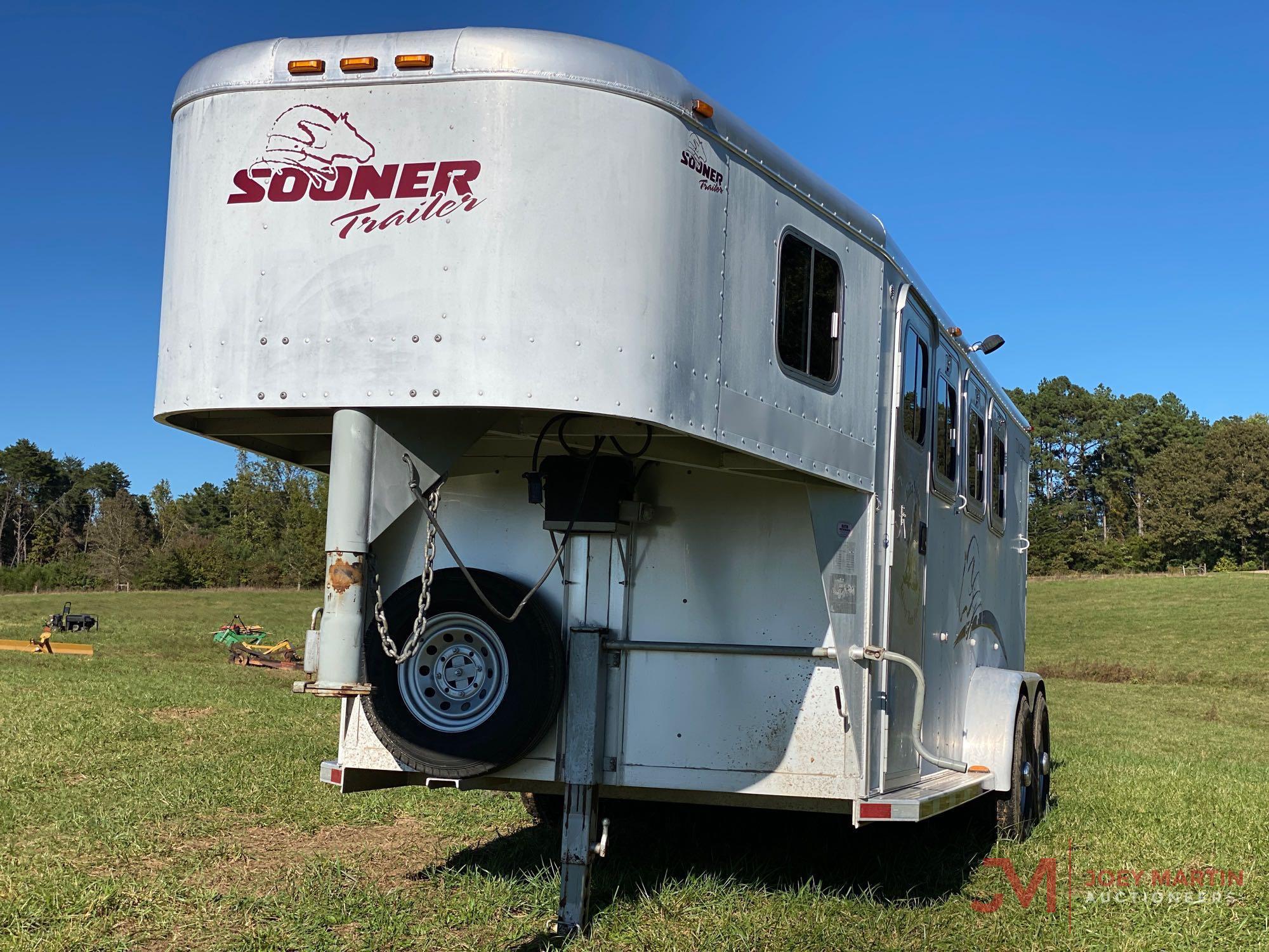 1999 SOONER 3 HORSE SLANT LOAD GOOSENECK TRAILER