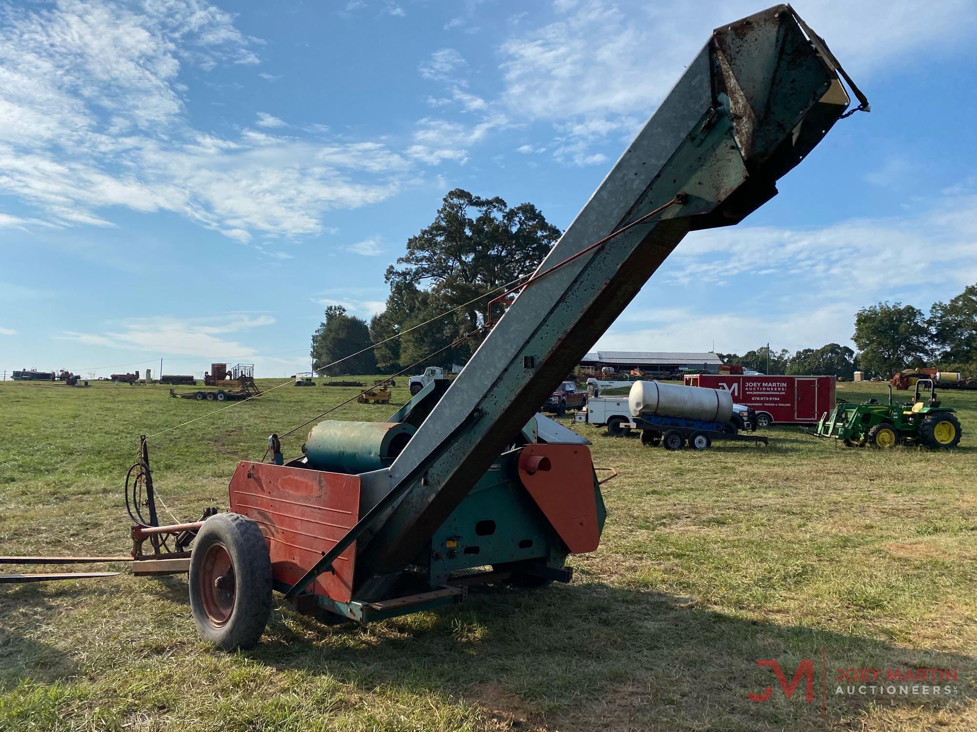 NEW IDEA 324 CORN PICKER