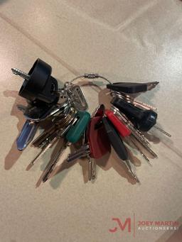 NEW 24PC EQUIPMENT KEY RING