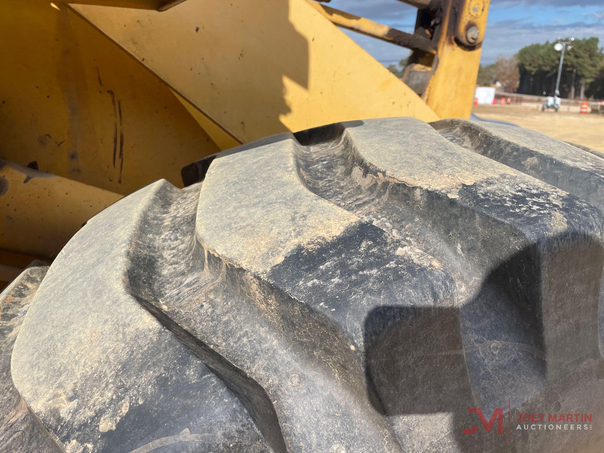 1994 KOMATSU WA250-1 RUBBER TIRE LOADER