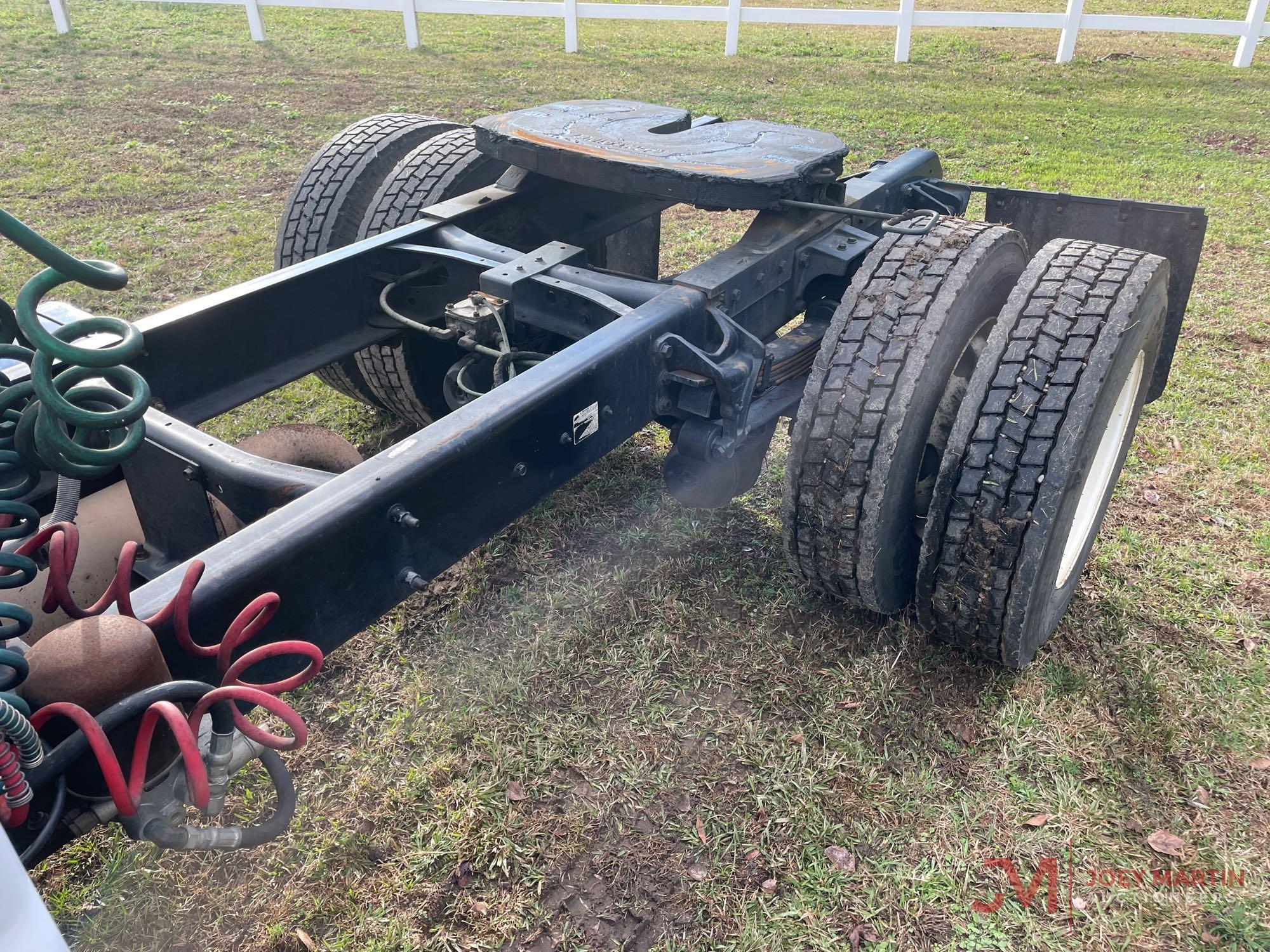 2006 FORD F650 XL SUPER DUTY CAB AND CHASSIS