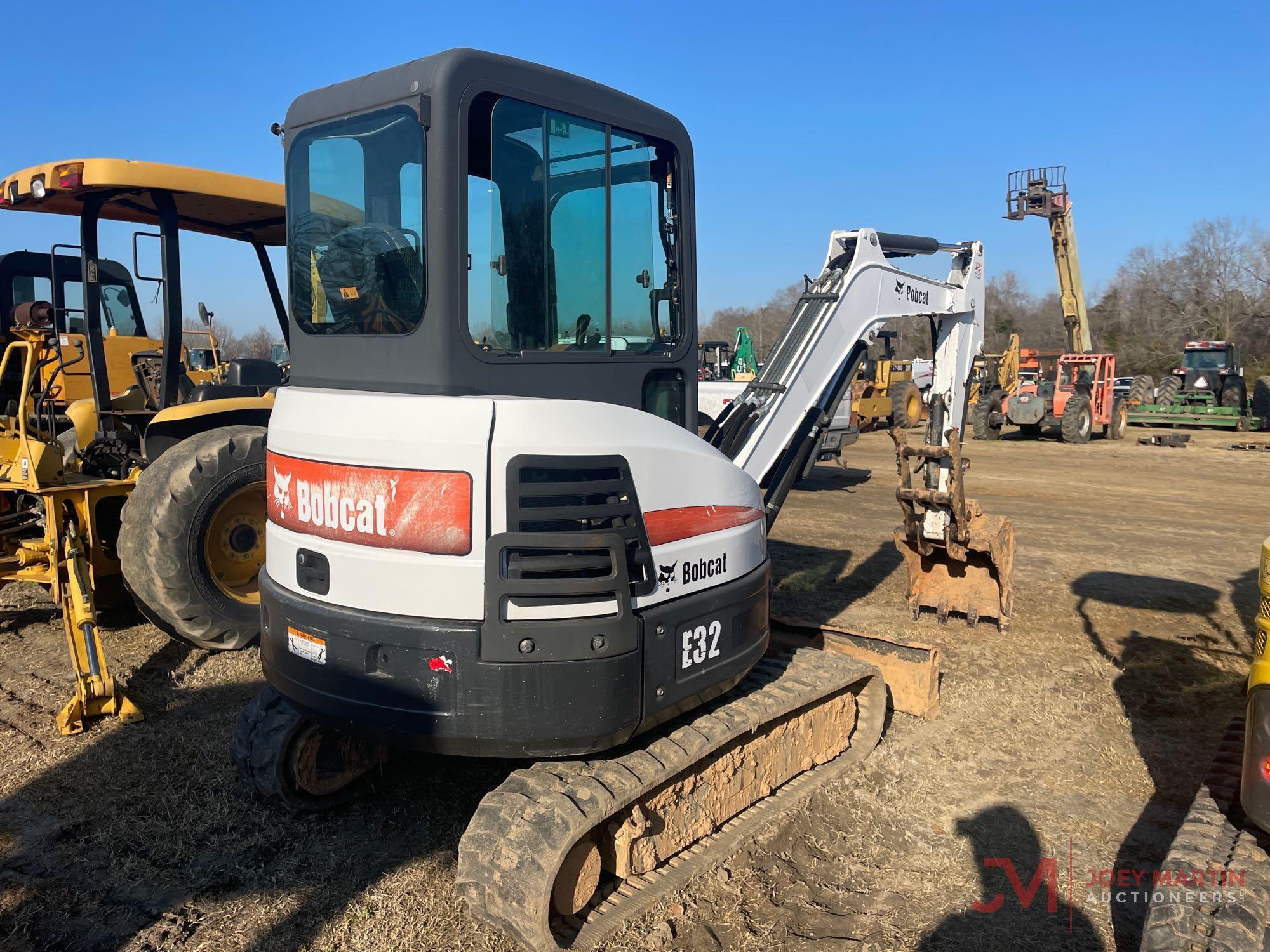 2014 BOBCAT E32 HYDRAULIC MINI EXCAVATOR