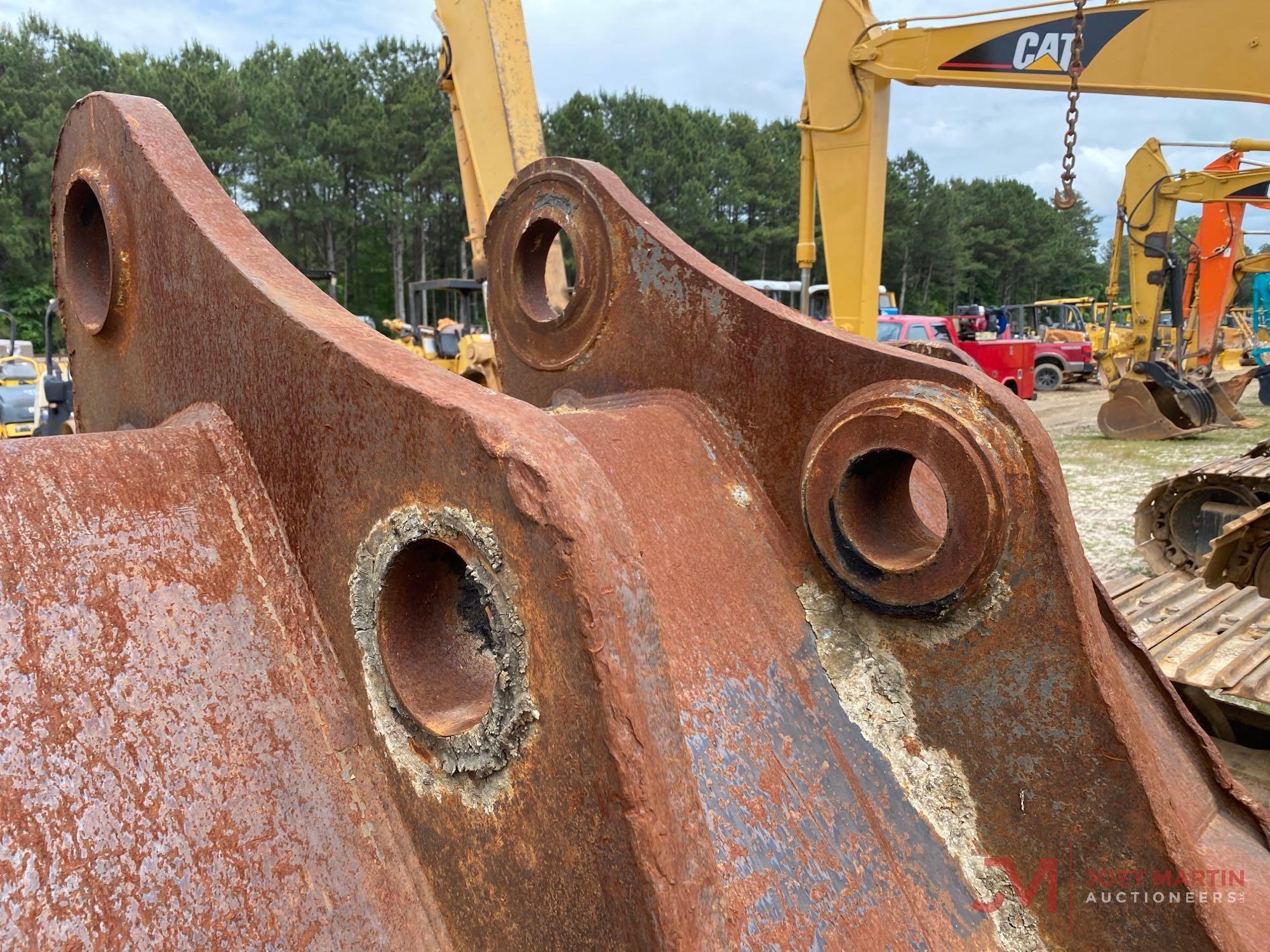 68" EXCAVATOR TOOTH BUCKET