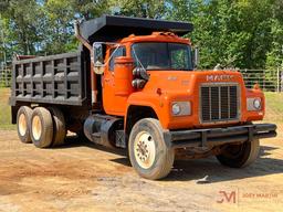 1981 MACK R686ST TANDEM DUMP TRUCK