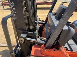 TOYOTA 7FGU30 STRAIGHT MAST...FORKLIFT