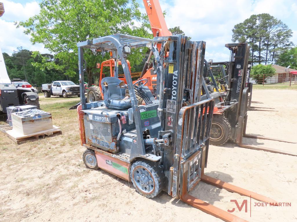 TOYOTA 8FBCU25 ELECTRIC FORKLIFT