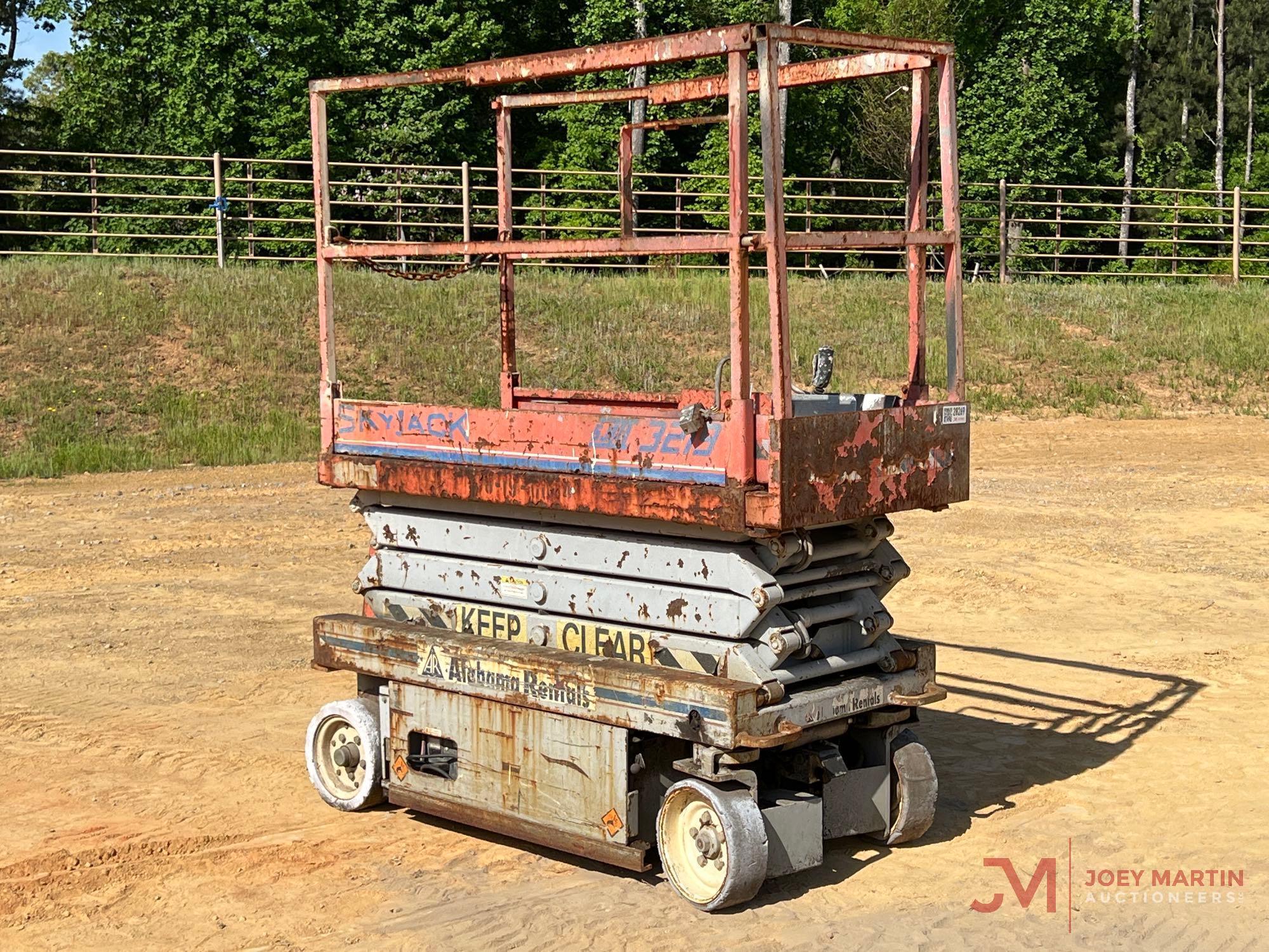 2001 SKYJACK SJIII 3219 ELECTRIC SCISSOR LIFT