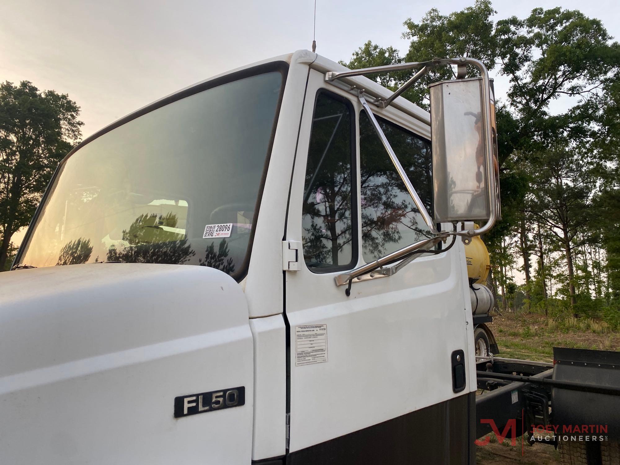 1999 FREIGHTLINER TRUCK