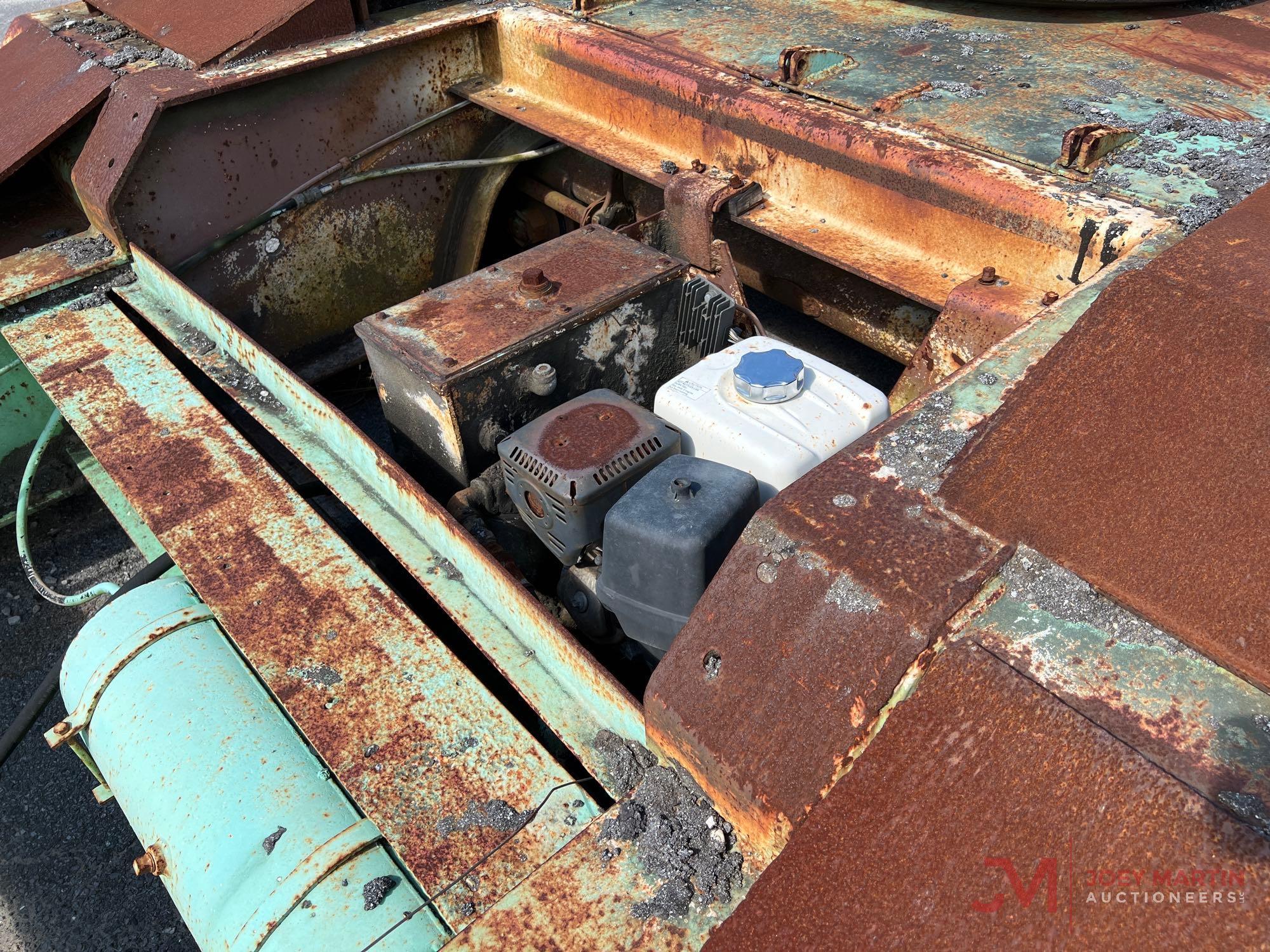 1977 HYSTER TRI-AXLE FOLDING NECK TRAILER