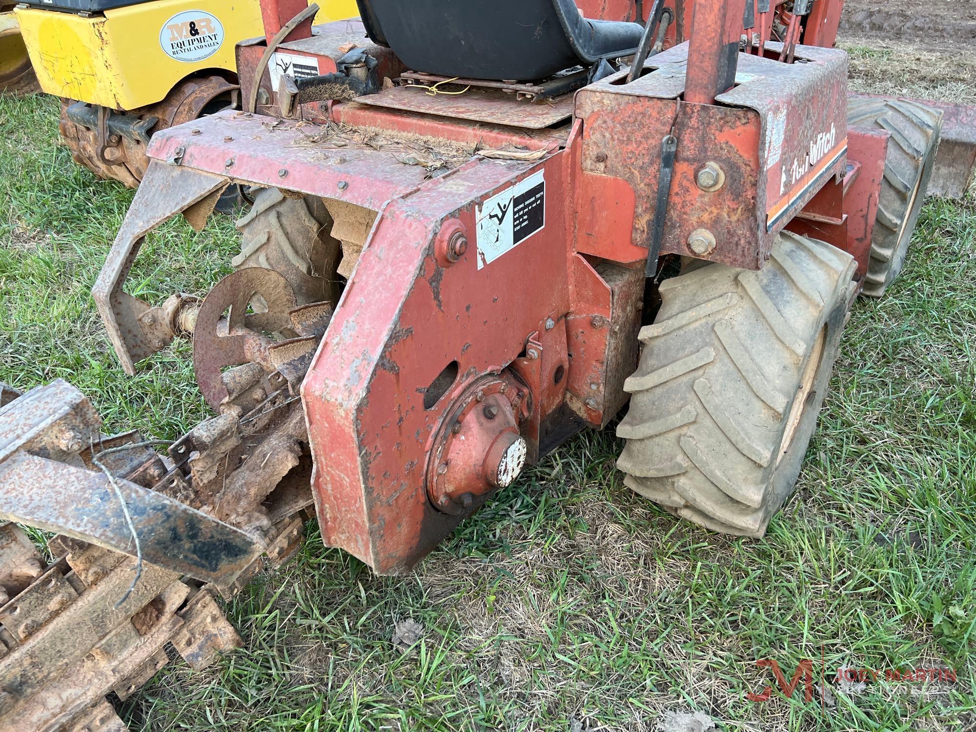 DITCH WITCH 3610 TRENCHER