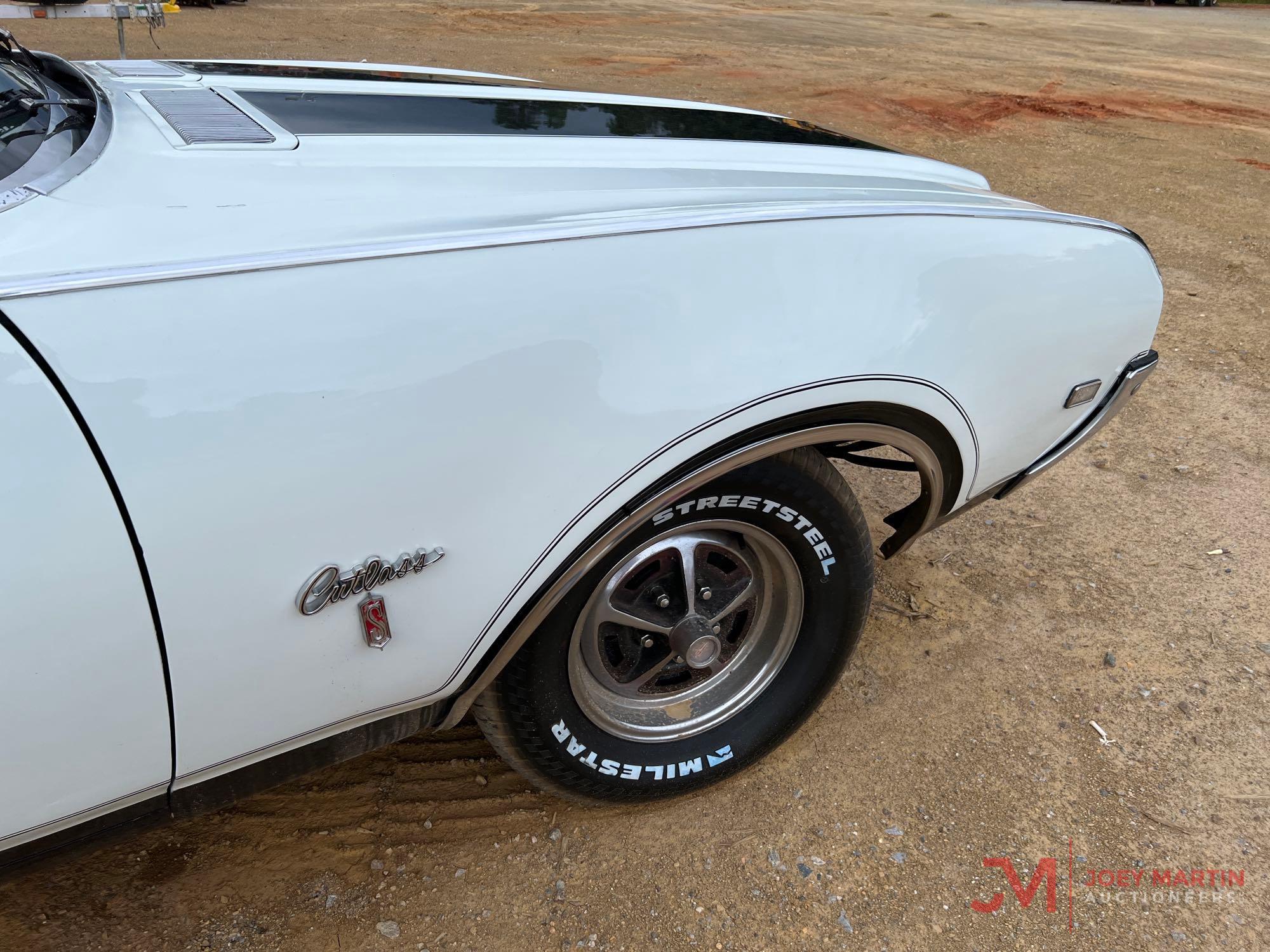 1969 OLDSMOBILE CUTLAS CAR