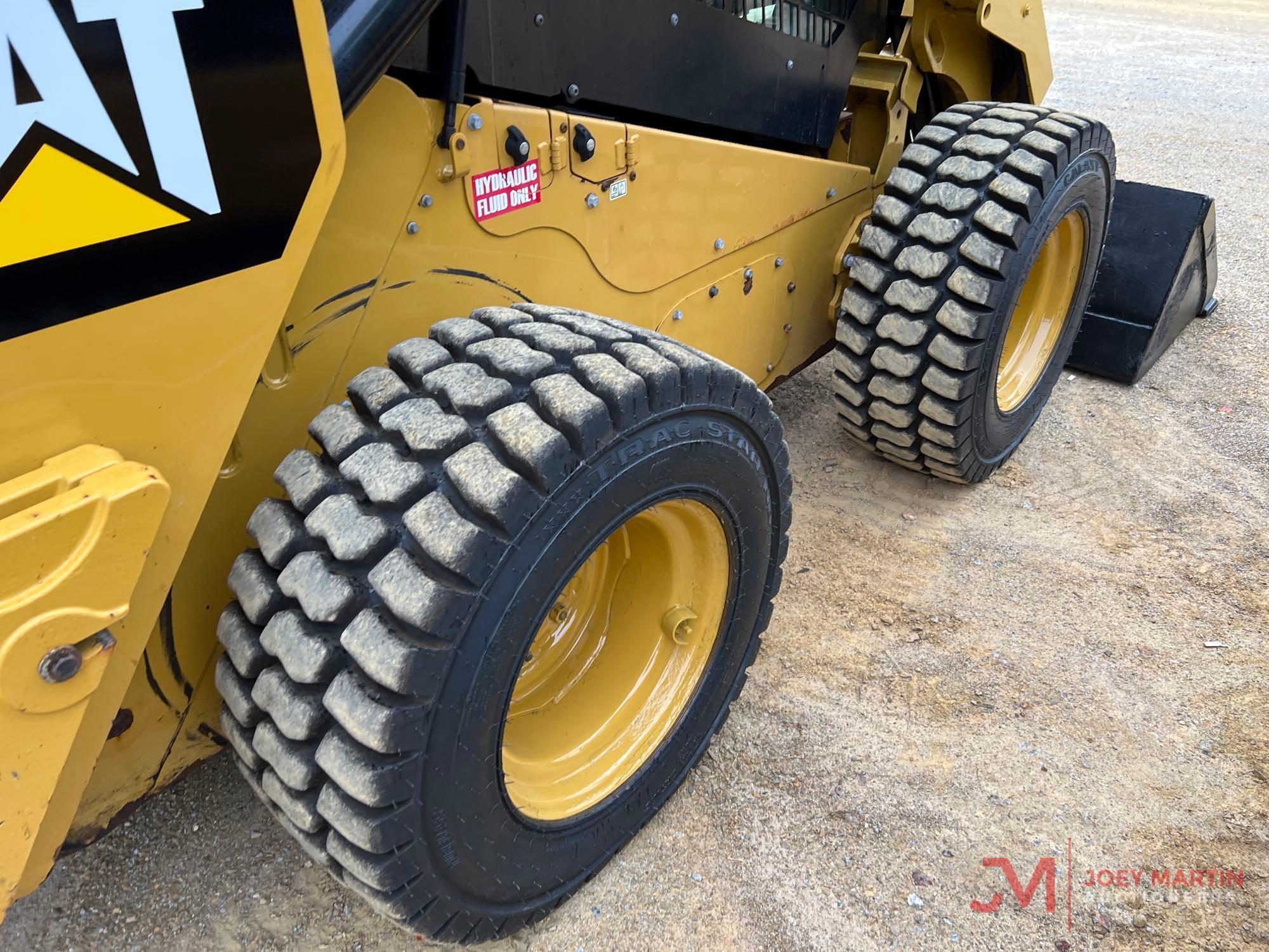 2017 CAT 272D MULTI TERRAIN LOADER