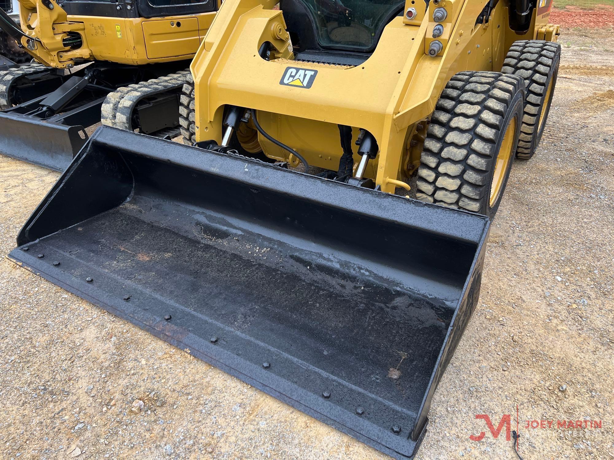 2017 CAT 272D MULTI TERRAIN LOADER