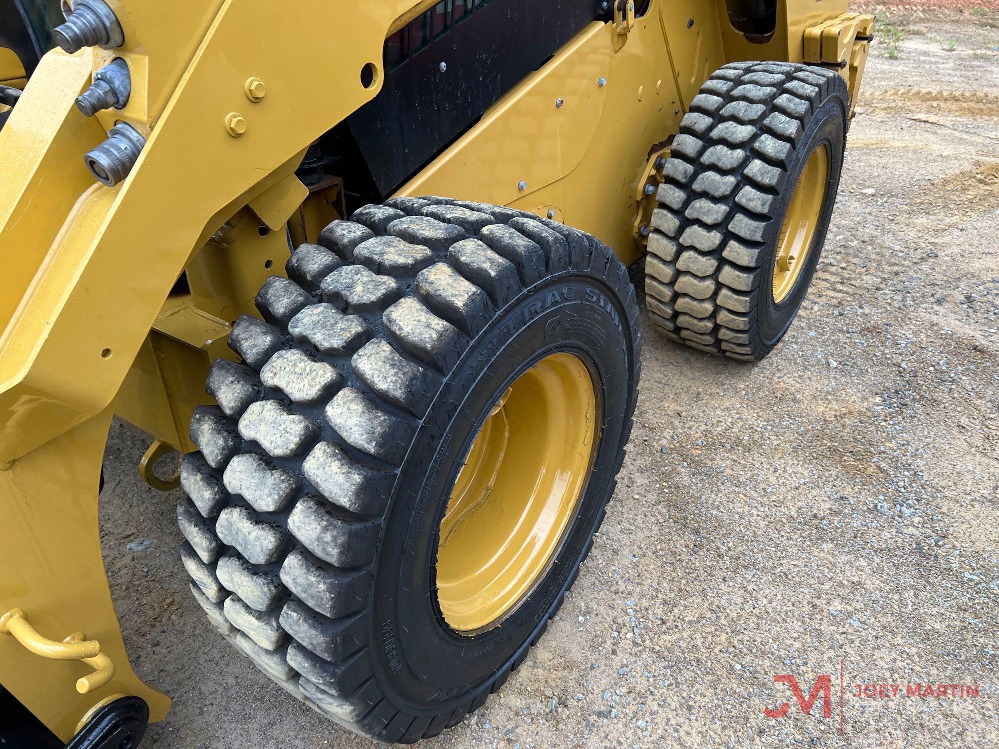 2017 CAT 272D MULTI TERRAIN LOADER