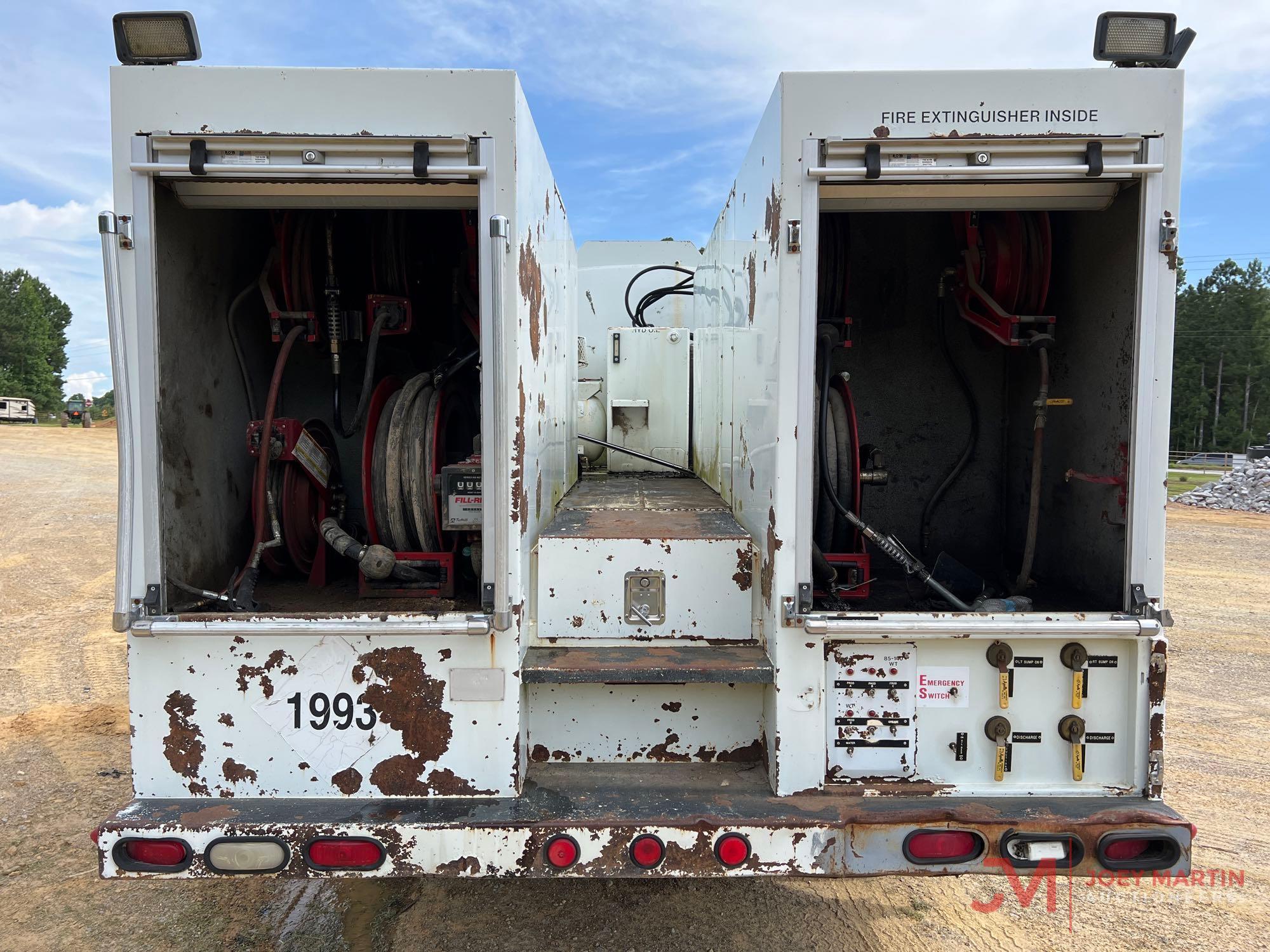 1997 PETERBILT 379 T/A FUEL AND LUBE TRUCK