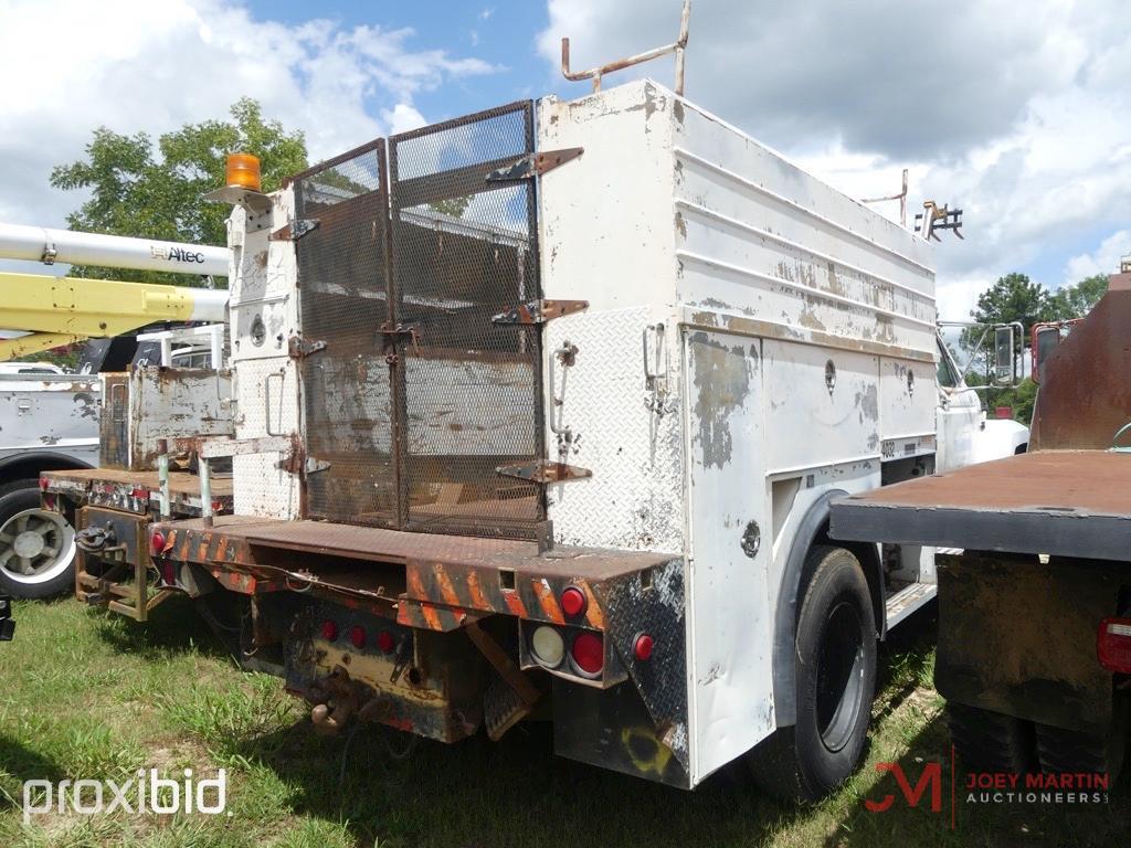 1991 FORD F800 UTILITY TRUCK