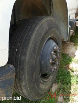 1991 FORD F800 UTILITY TRUCK