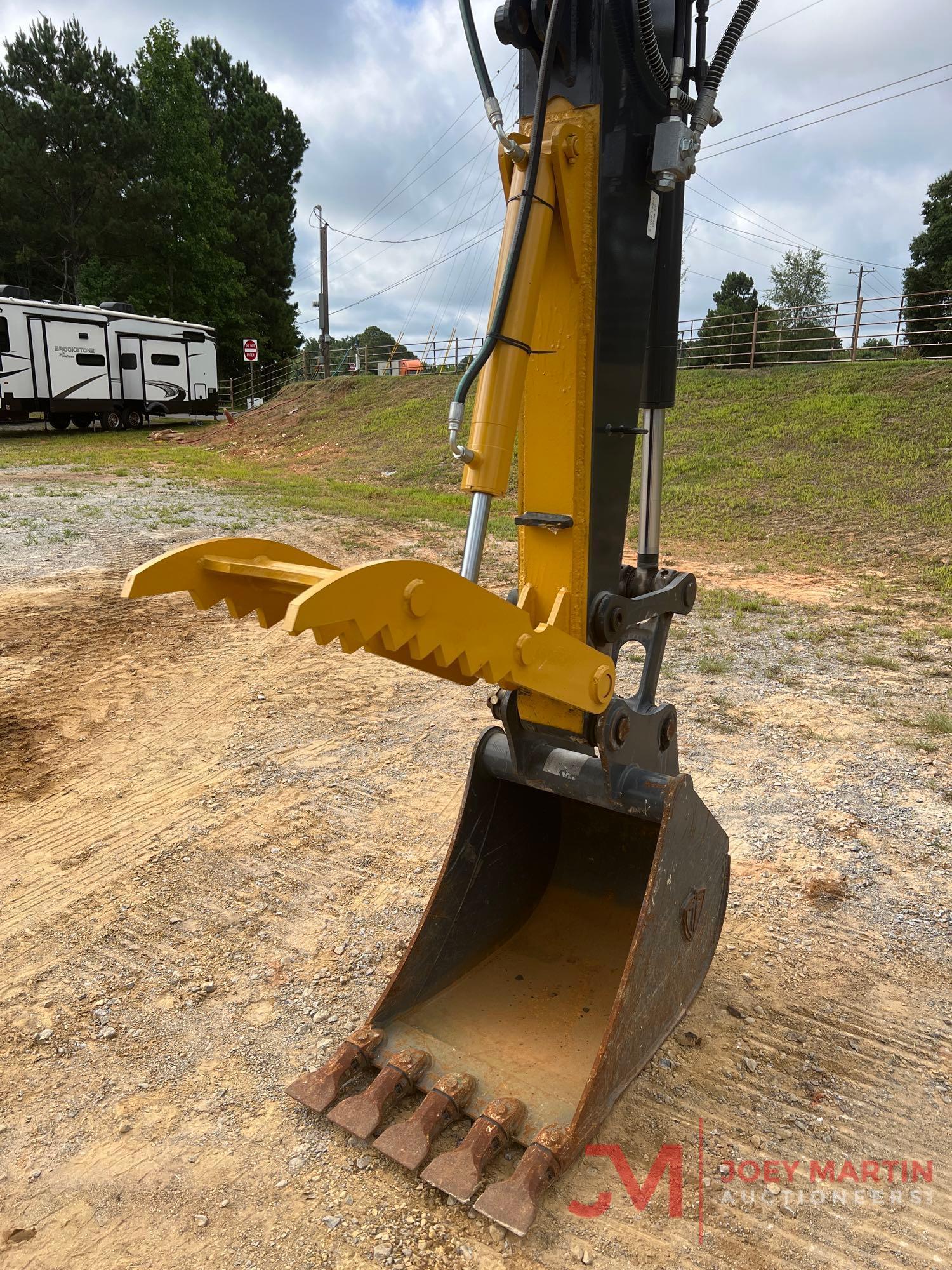 DEERE 85G HYDRAULIC EXCAVATOR