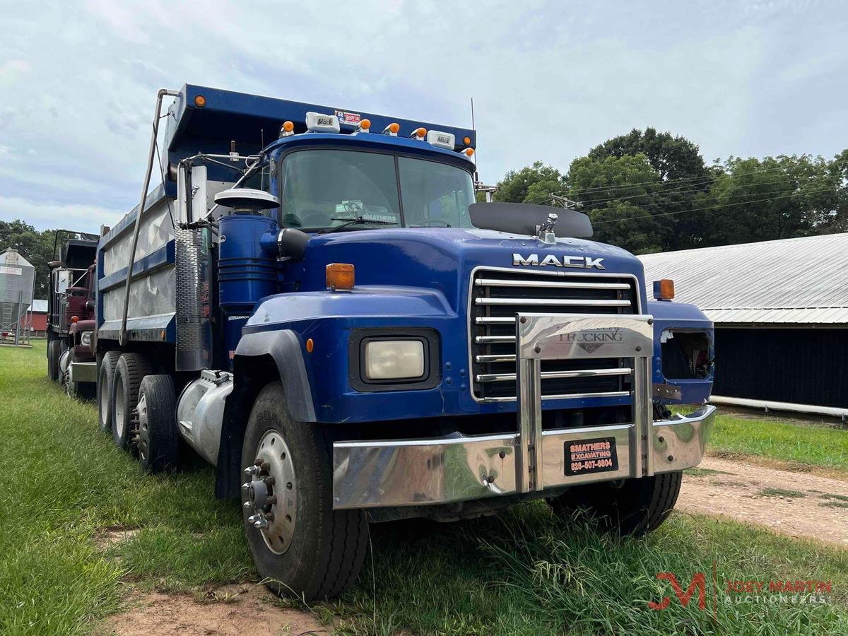 2001 MACK RD688S TRI-AXLE DUMP TRUCK