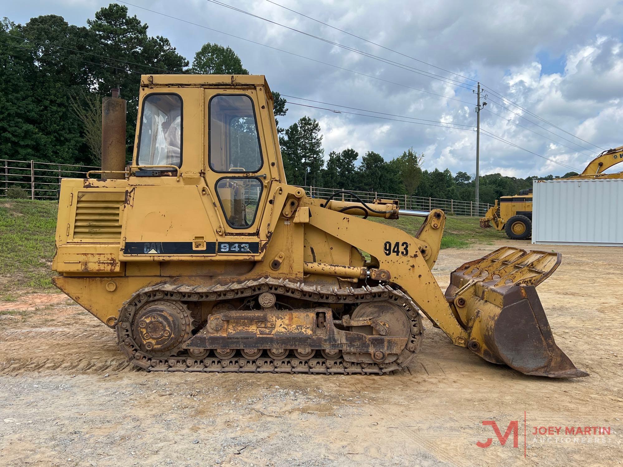 1981 CAT 943 CRAWLER LOADER