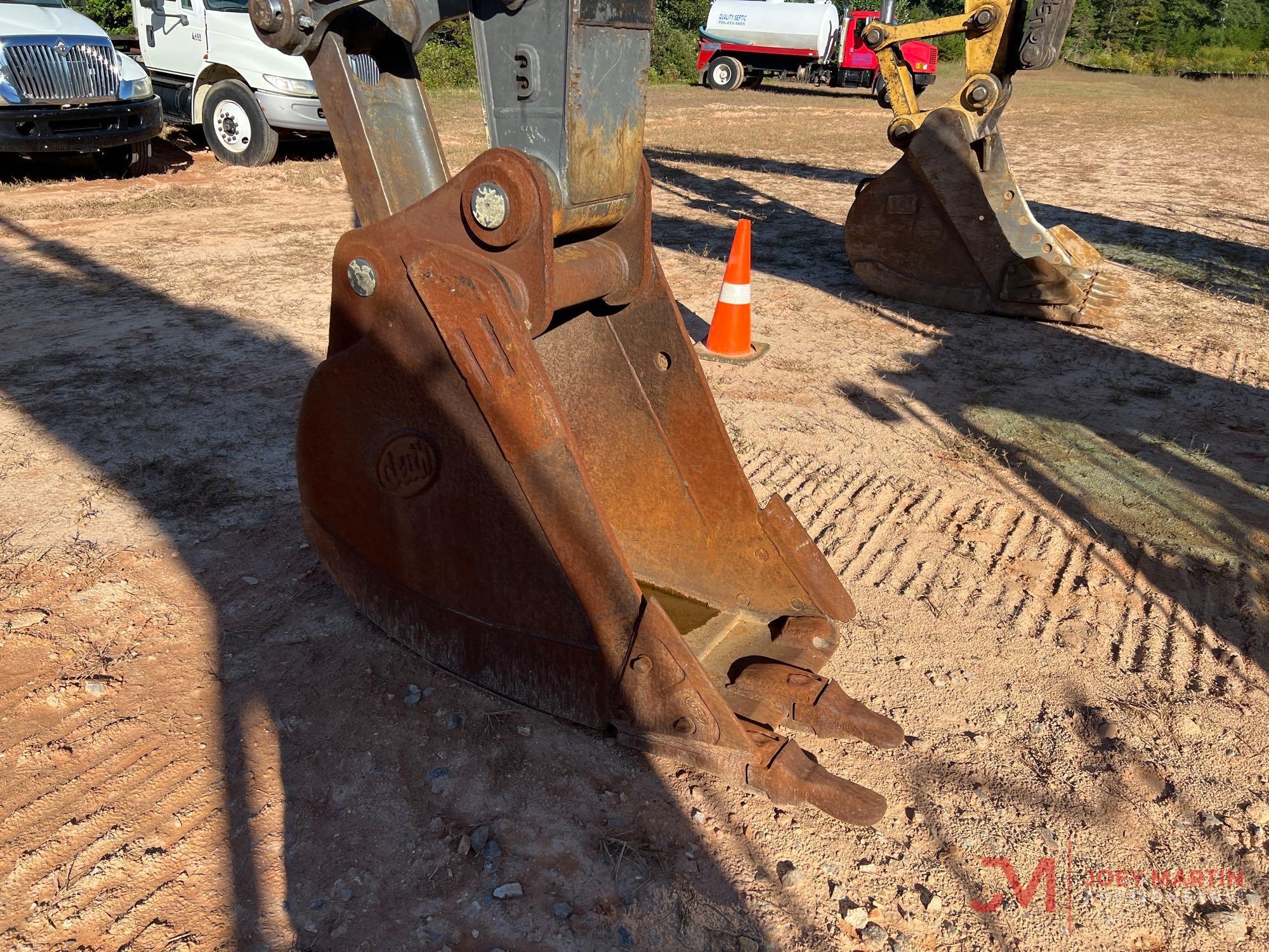 2013 VOLVO EC210CL HYDRAULIC EXCAVATOR