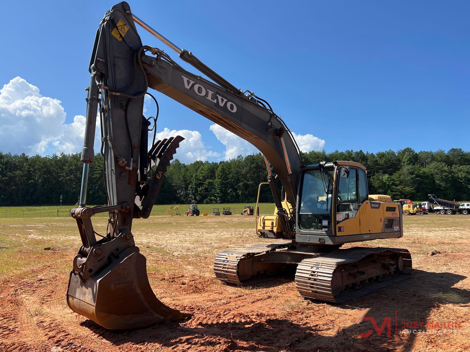 2012 VOLVO EC220DL HYDRAULIC EXCAVATOR