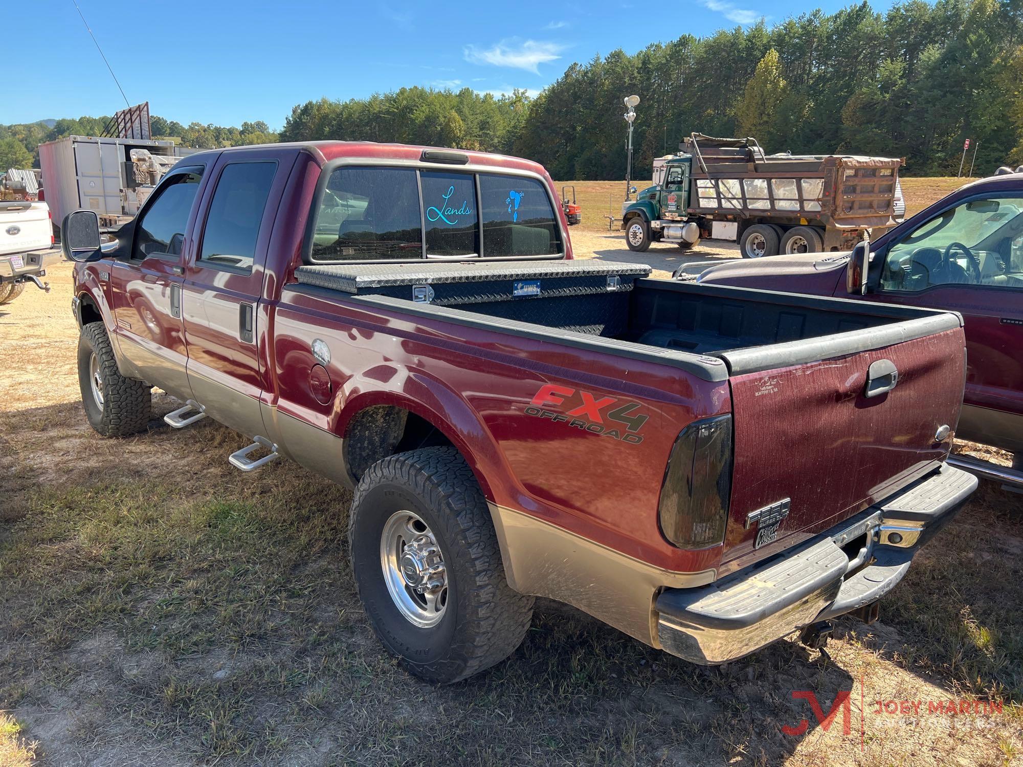 2004 FORD F-250 LARIAT SUPER DUTY PICKUP TRUCK