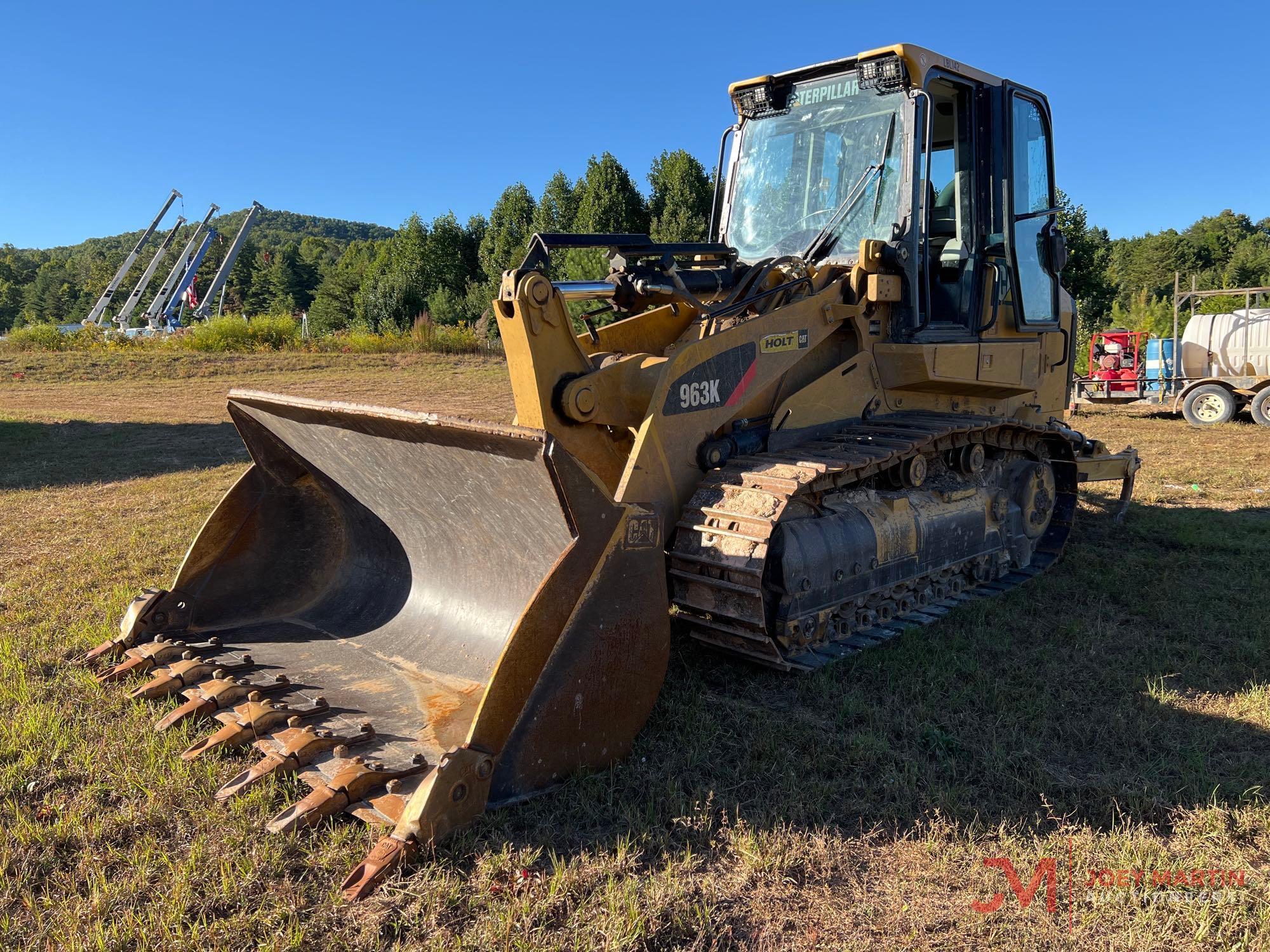 2015 CAT 963K CRAWLER LOADER