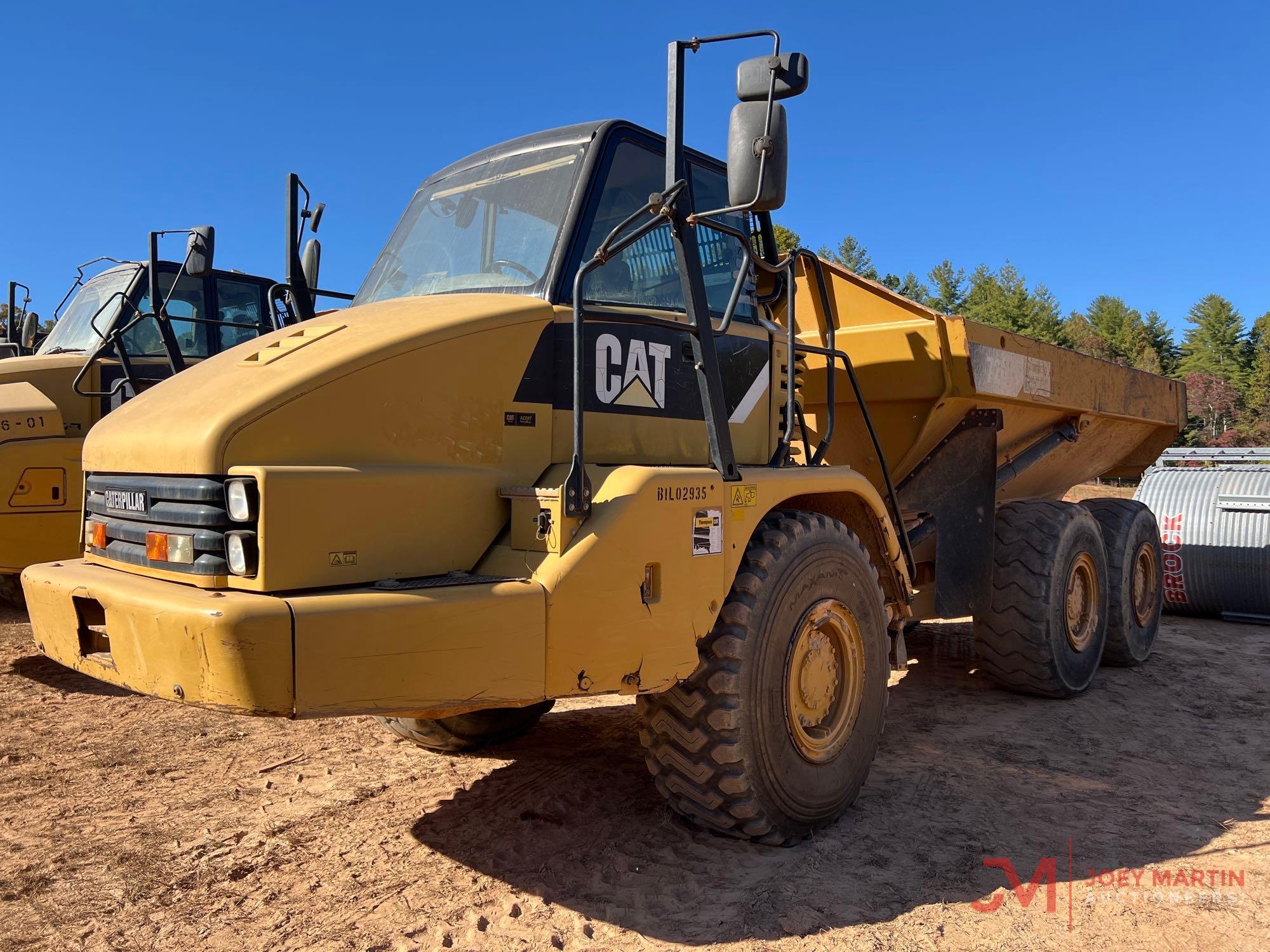 2013 CAT 725 OFF ROAD ARTICULATING DUMP TRUCK