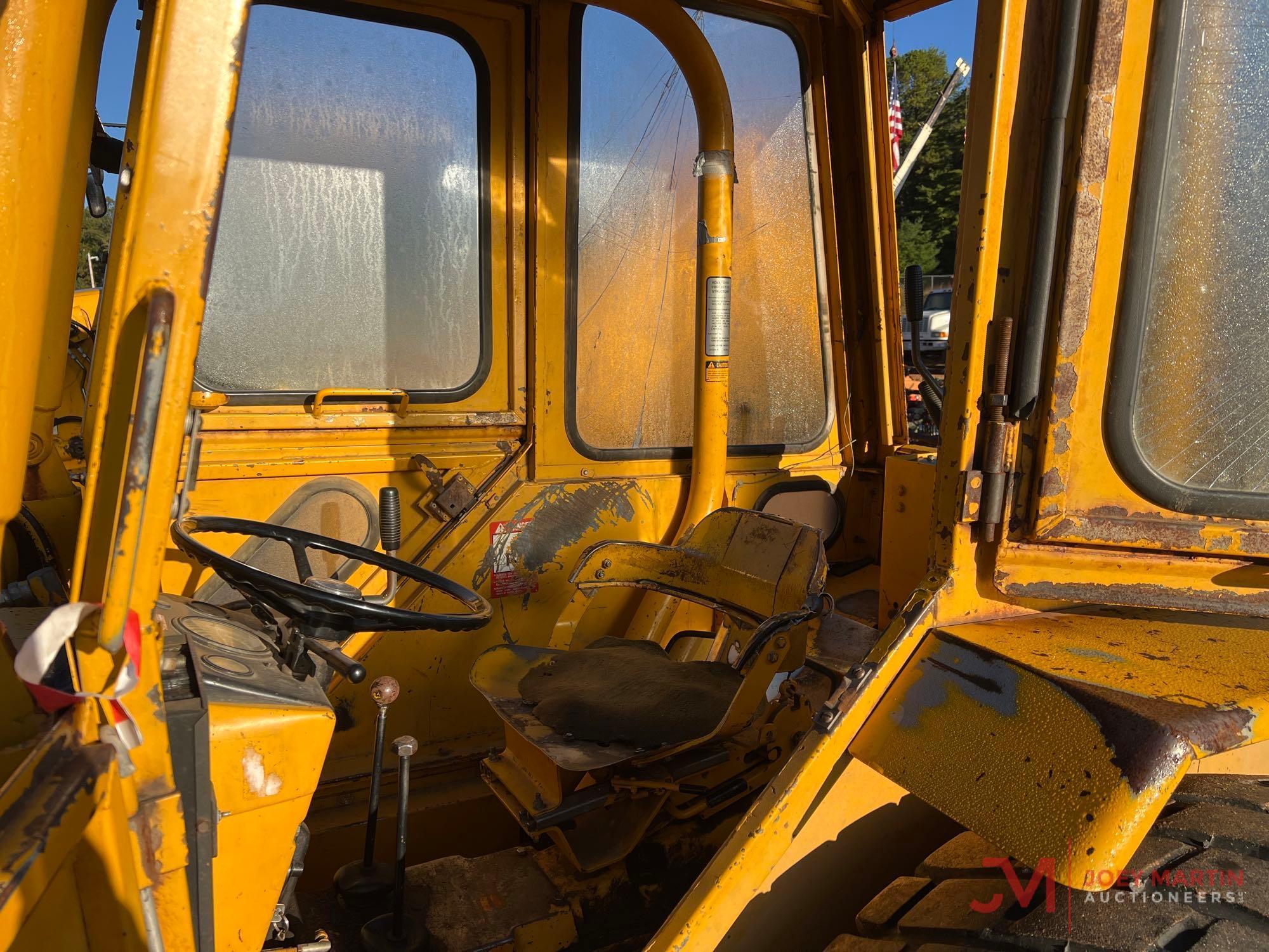 JOHN DEERE 300B LOADER BACKHOE