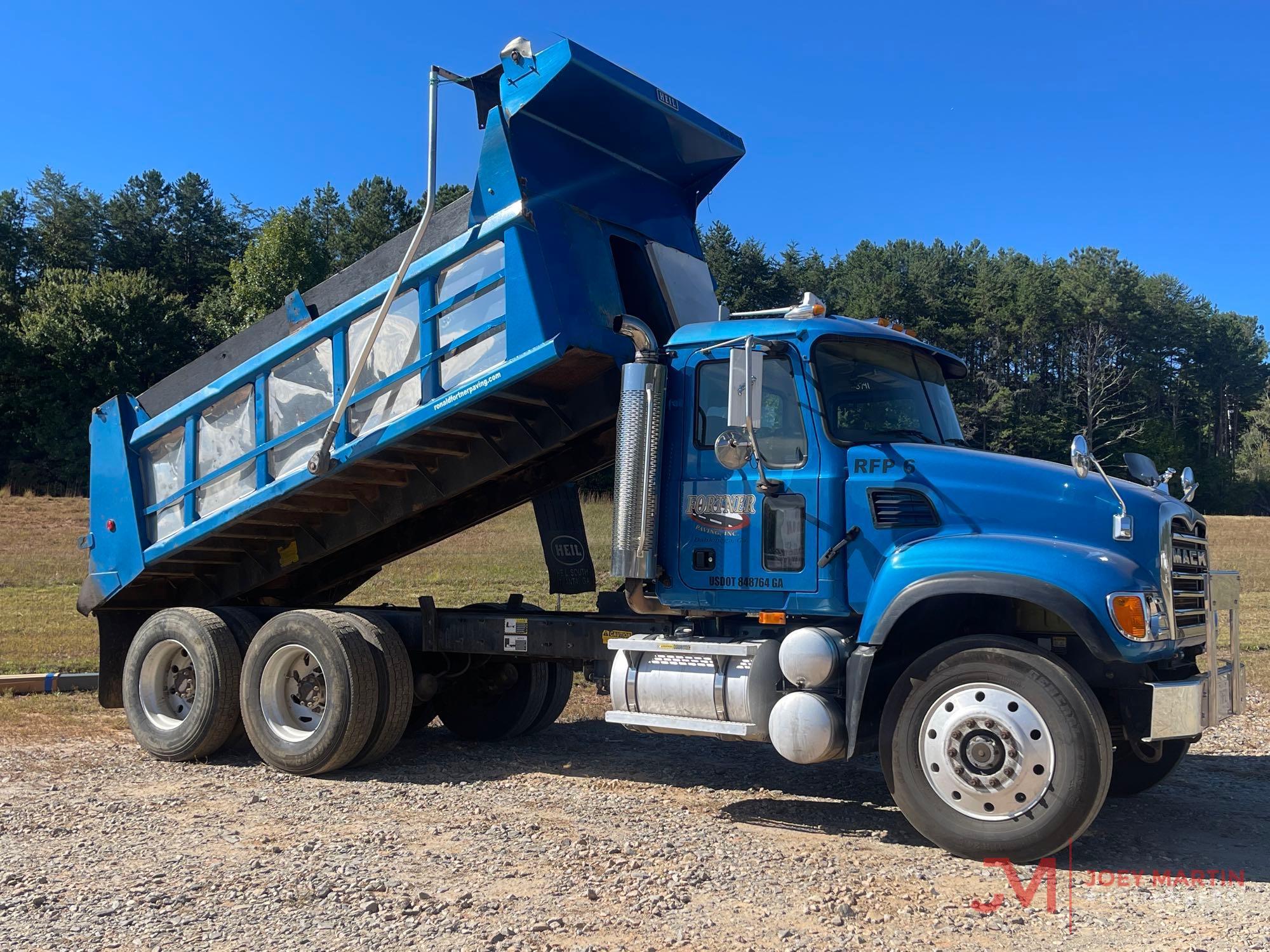 2006 MACK CV713 GRANITE T/A DUMP TRUCK