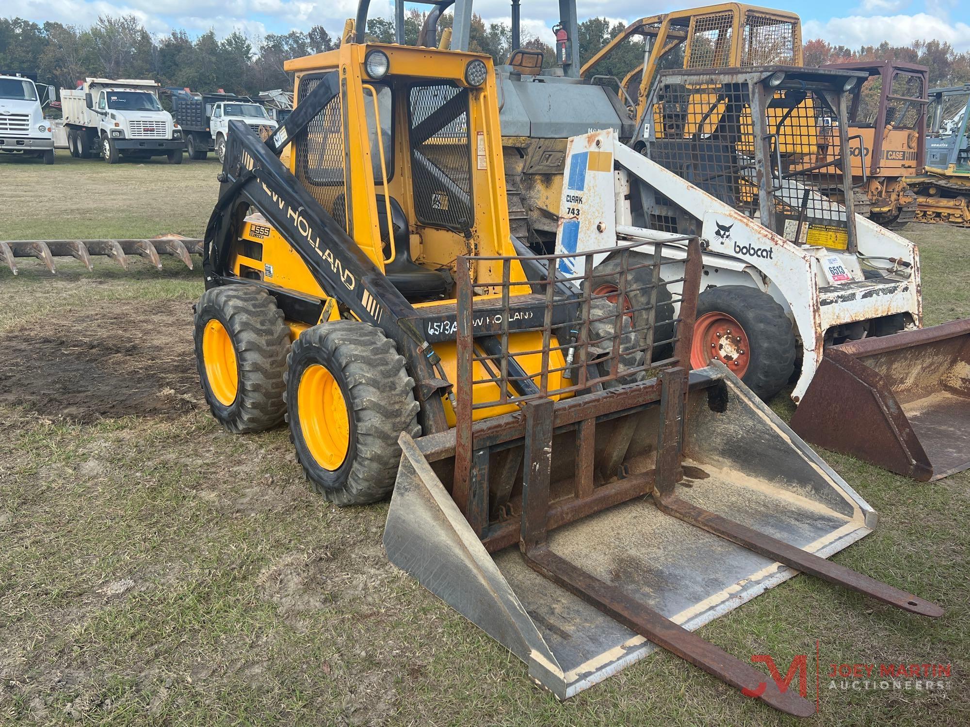 NEW HOLLAND L555 DELUXE SKID STEER LOADER