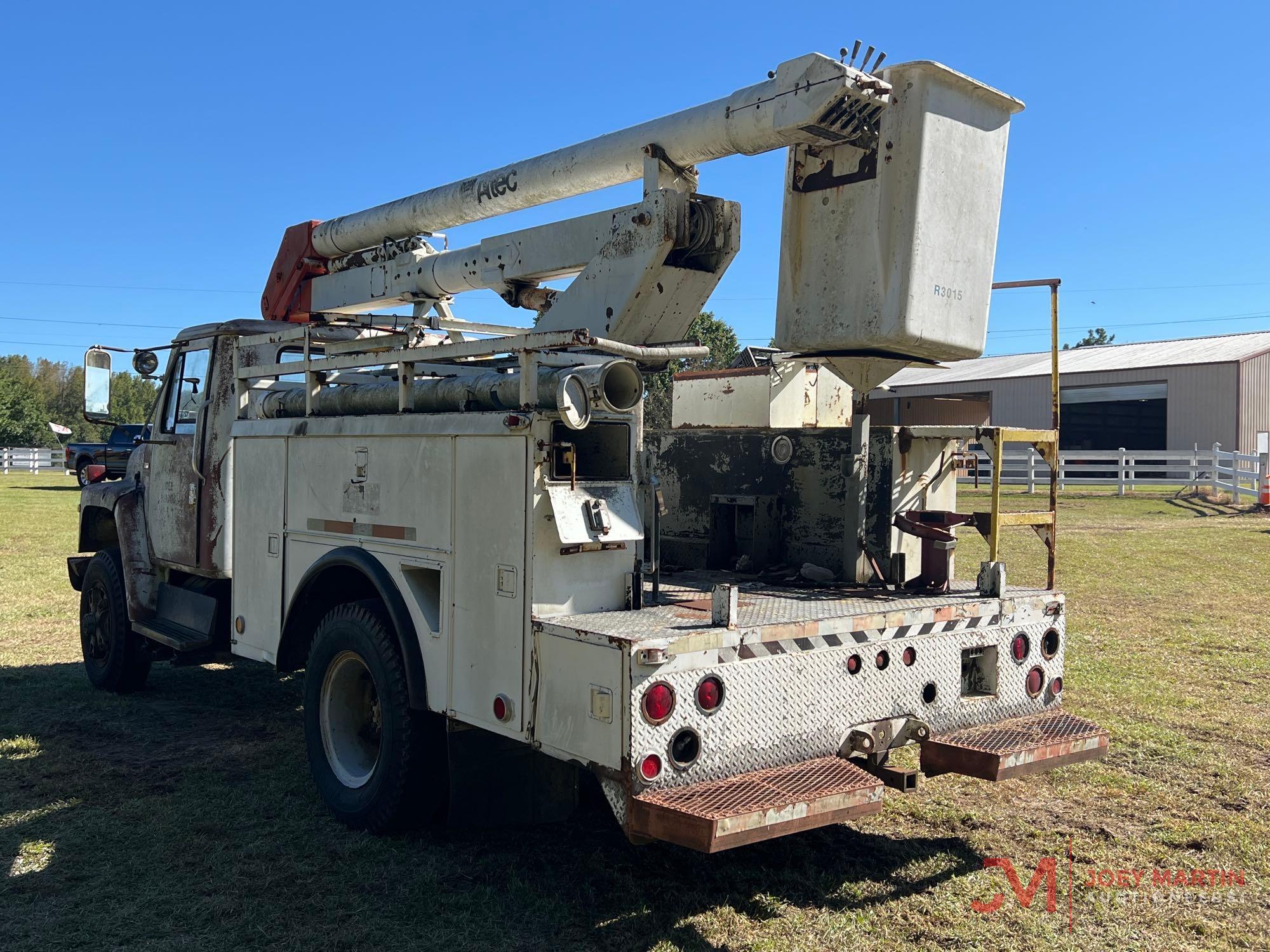 1982 INTERNATIONAL 1854 BUCKET TRUCK