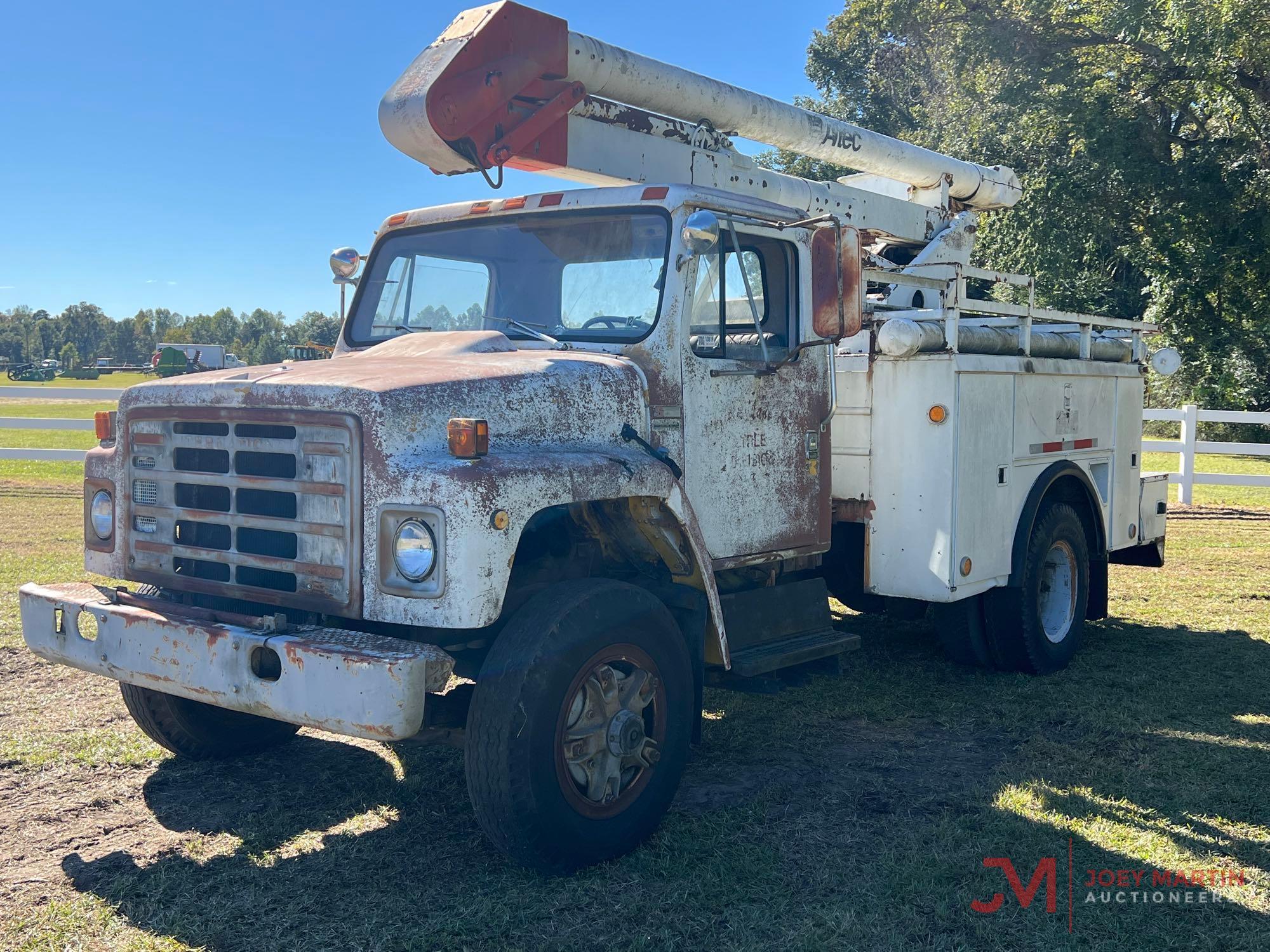 1982 INTERNATIONAL 1854 BUCKET TRUCK