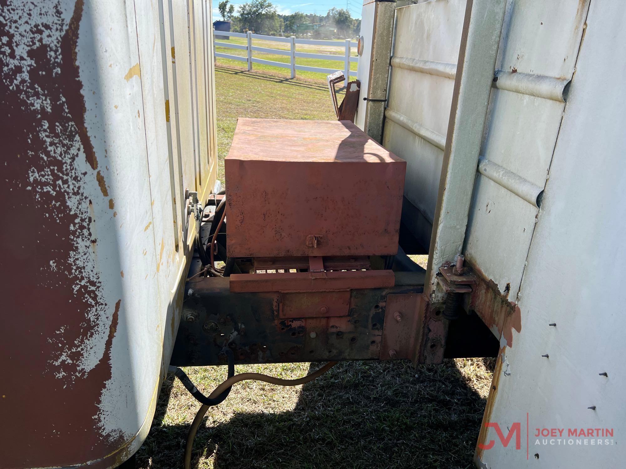 1982 INTERNATIONAL 1854 BUCKET TRUCK