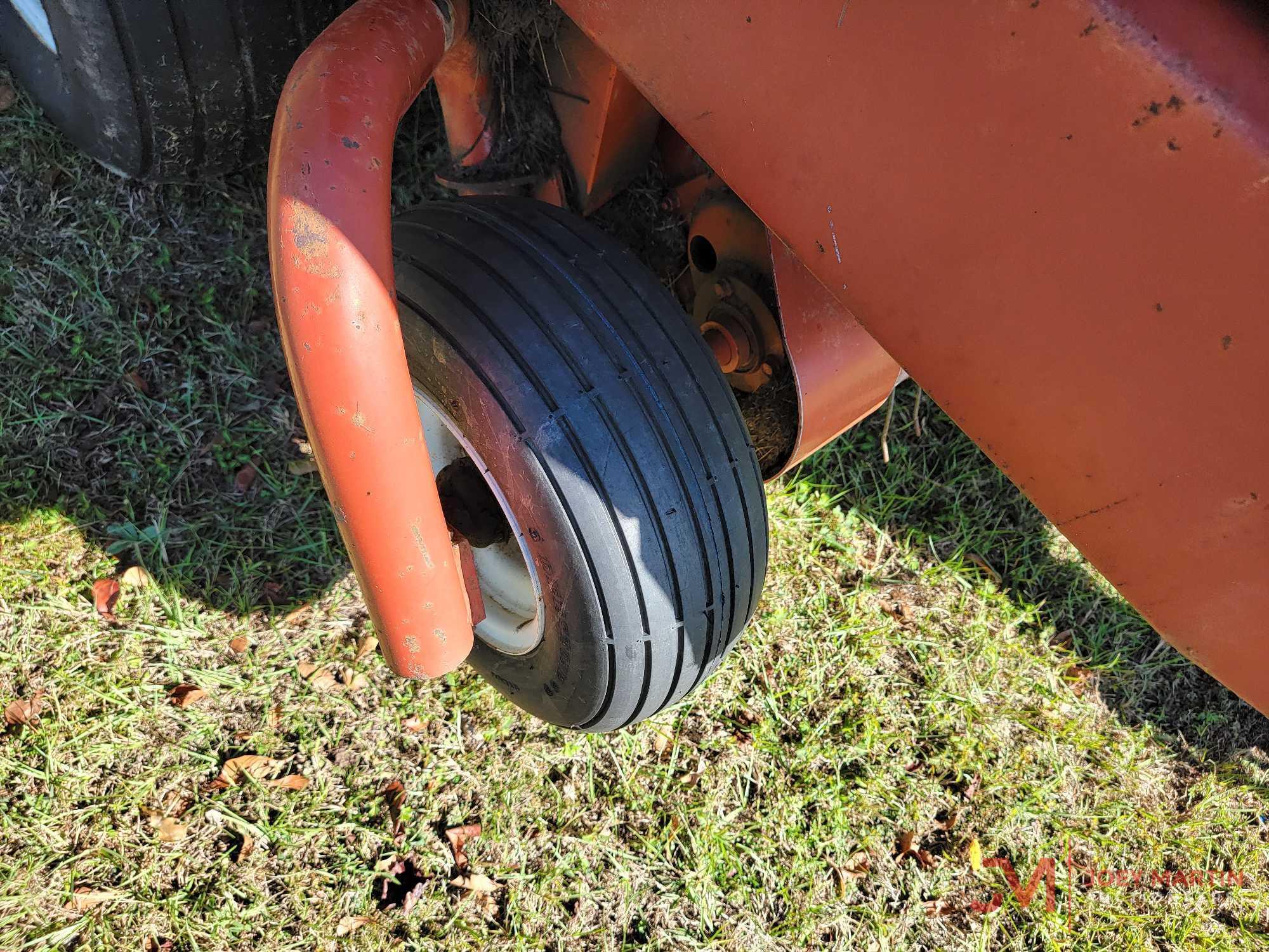 HESSTON 545 ROUND BALER