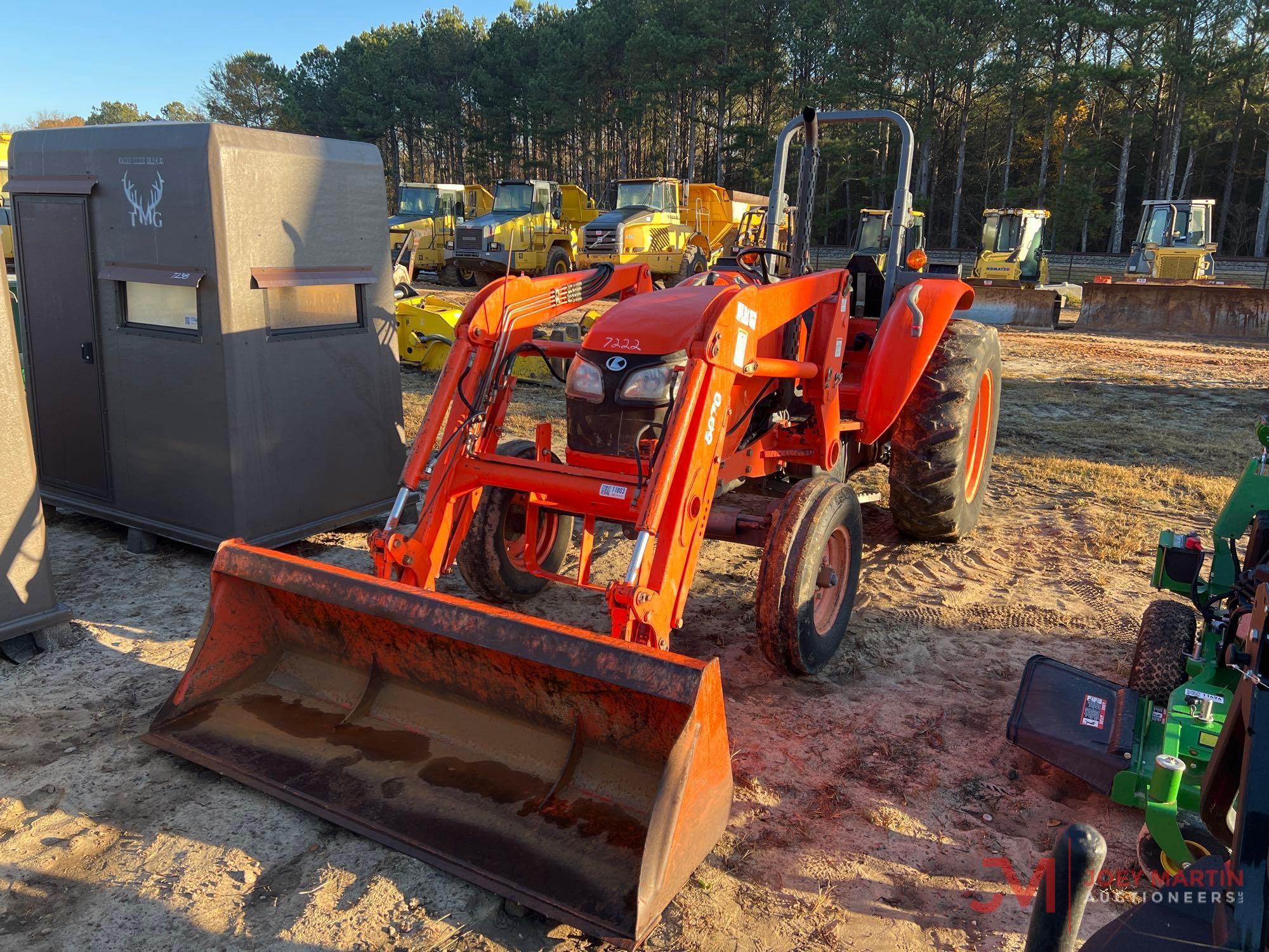 KUBOTA M6040 UTILITY TRACTOR